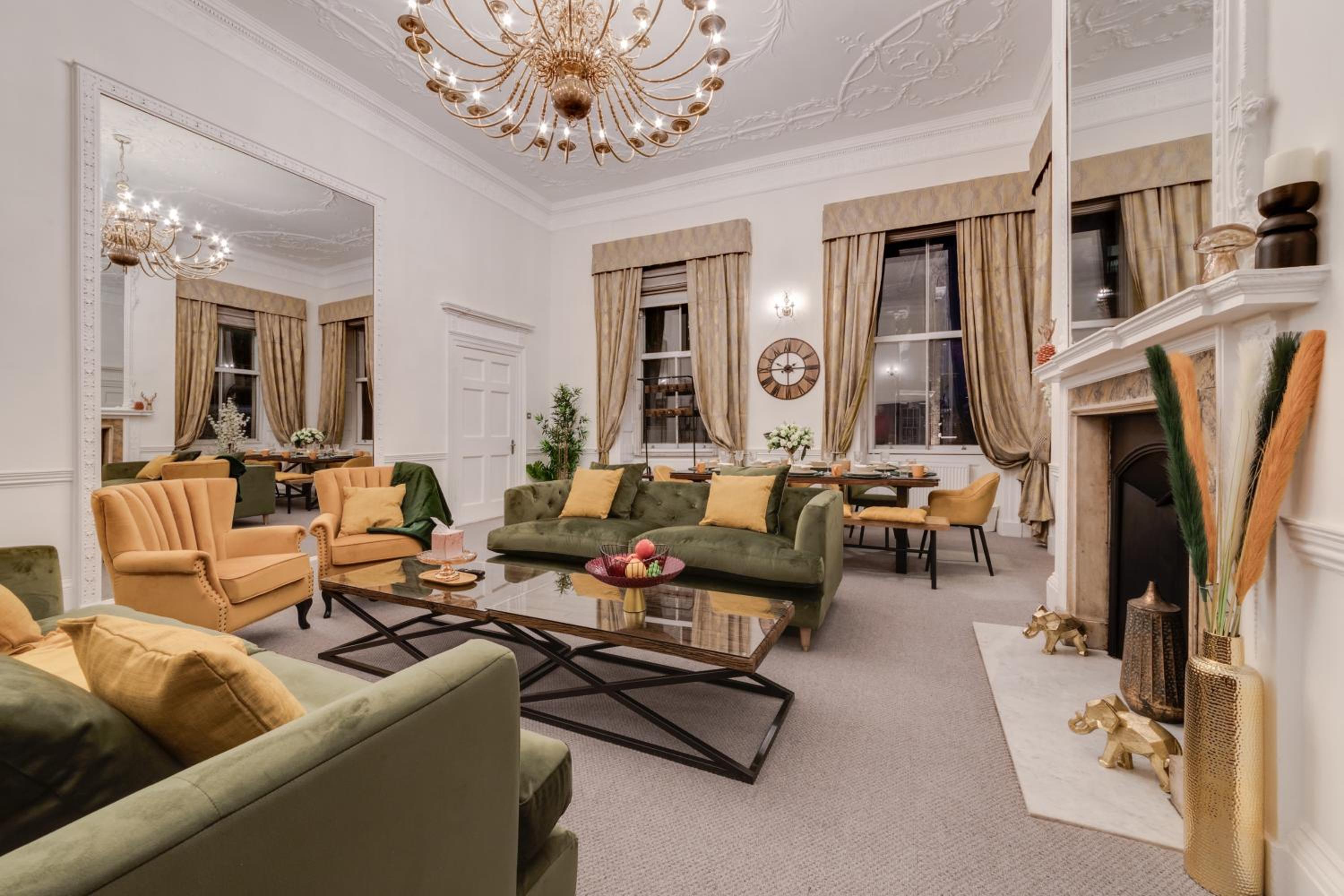 Luxury London 3 Bedroom Duplex with Pool Table - 4HS