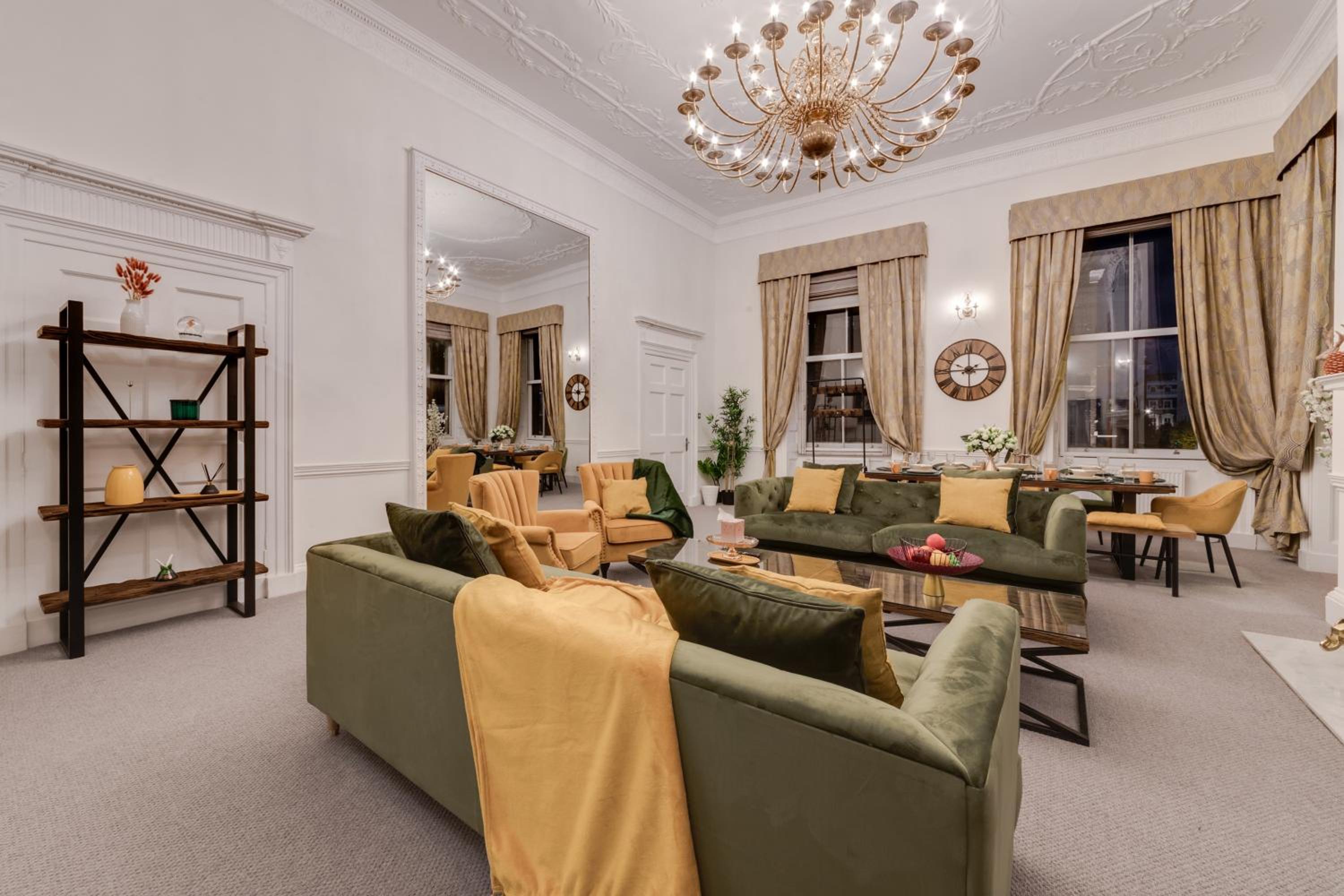 Luxury London 3 Bedroom Duplex with Pool Table - 4HS