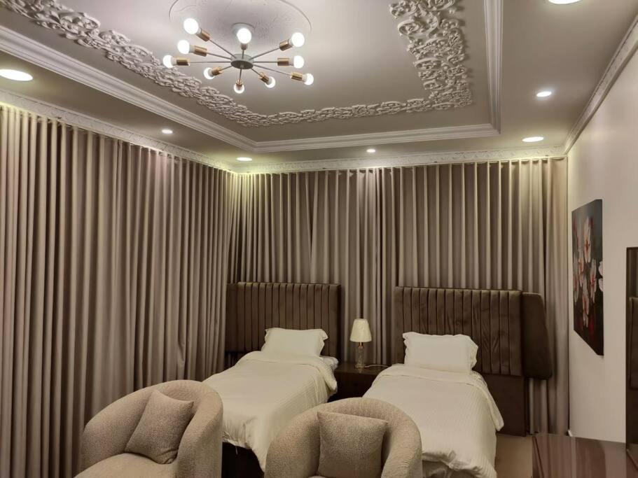 Wadha Luxury Apartment 8 view 4