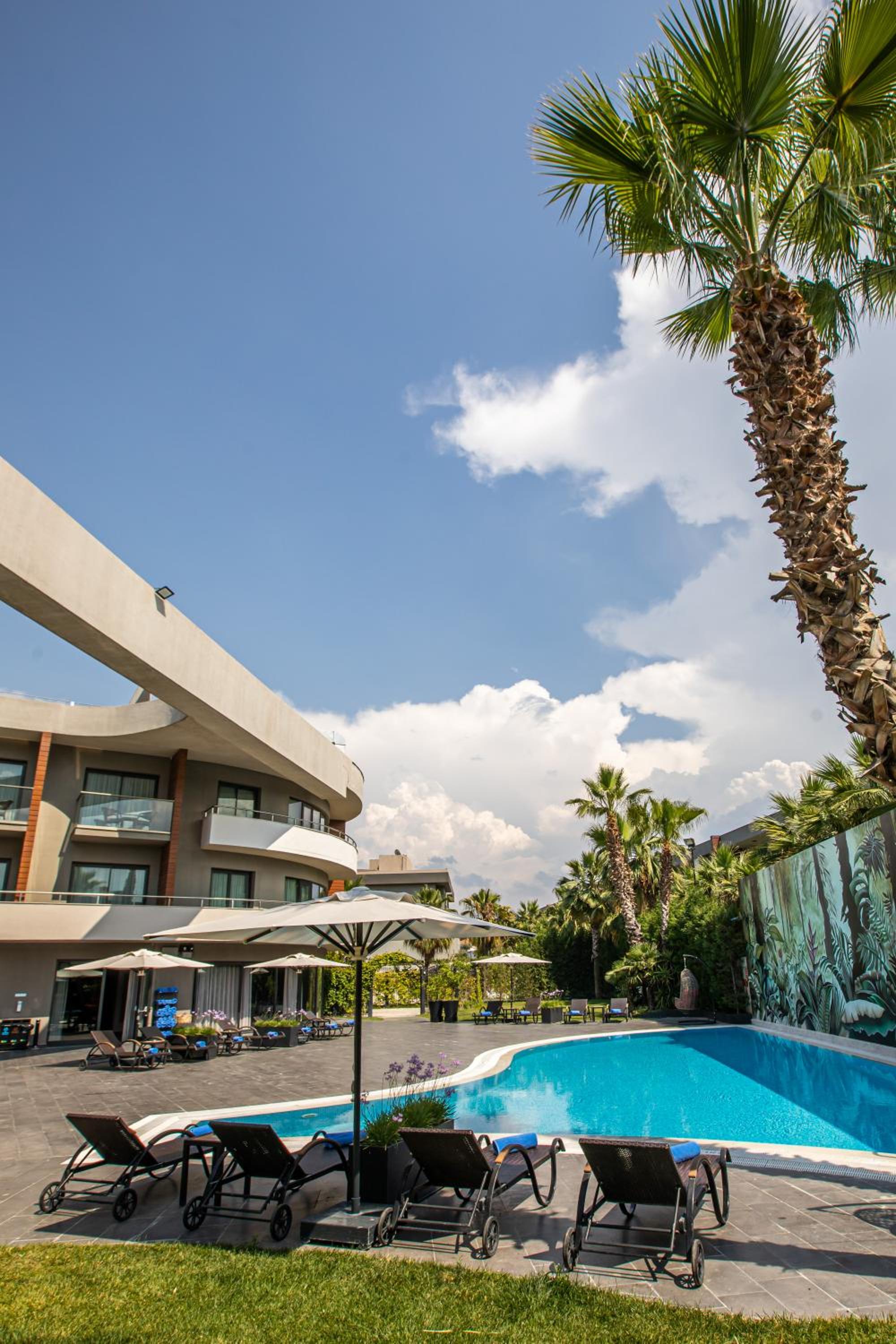 DoubleTree By Hilton Izmir Airport - Image 47