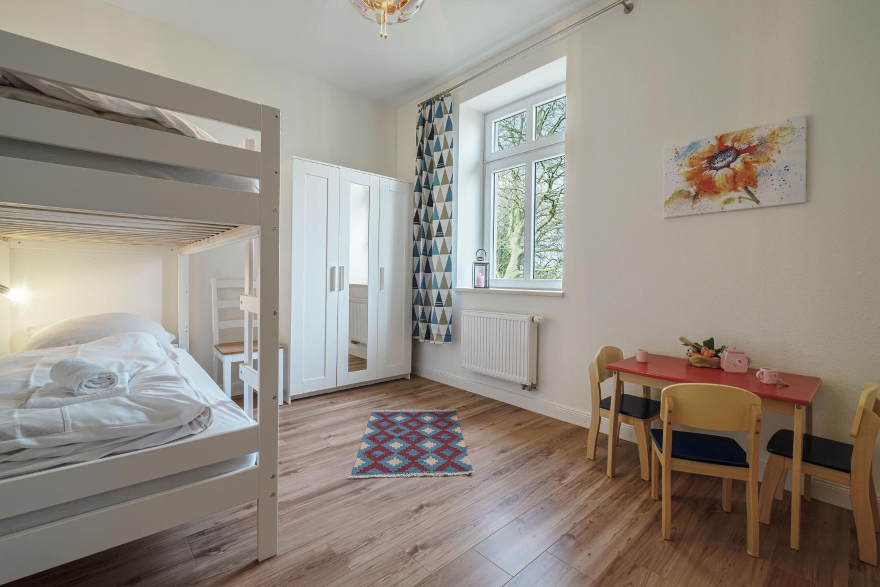 Ferienwohnung Gut Hardesby - großzügig mit Kamin & tollem Garten