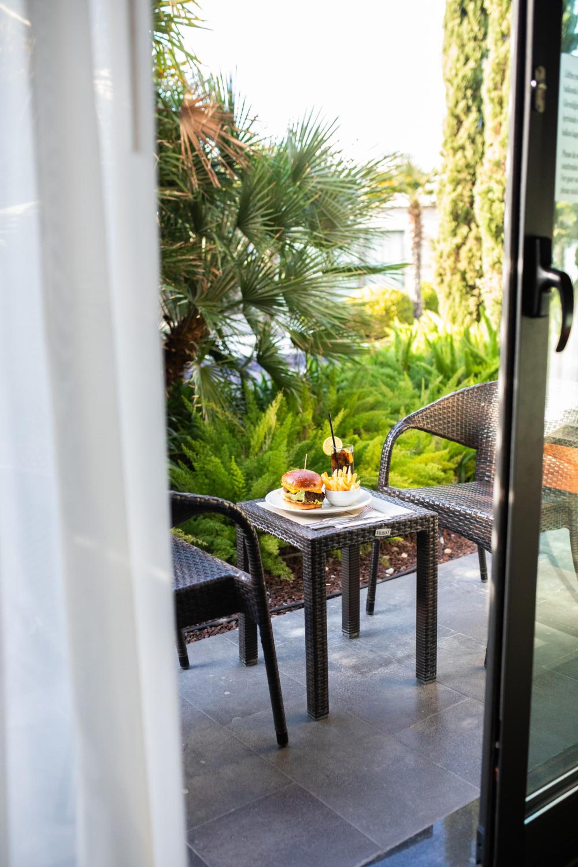 DoubleTree By Hilton Izmir Airport - Image 50