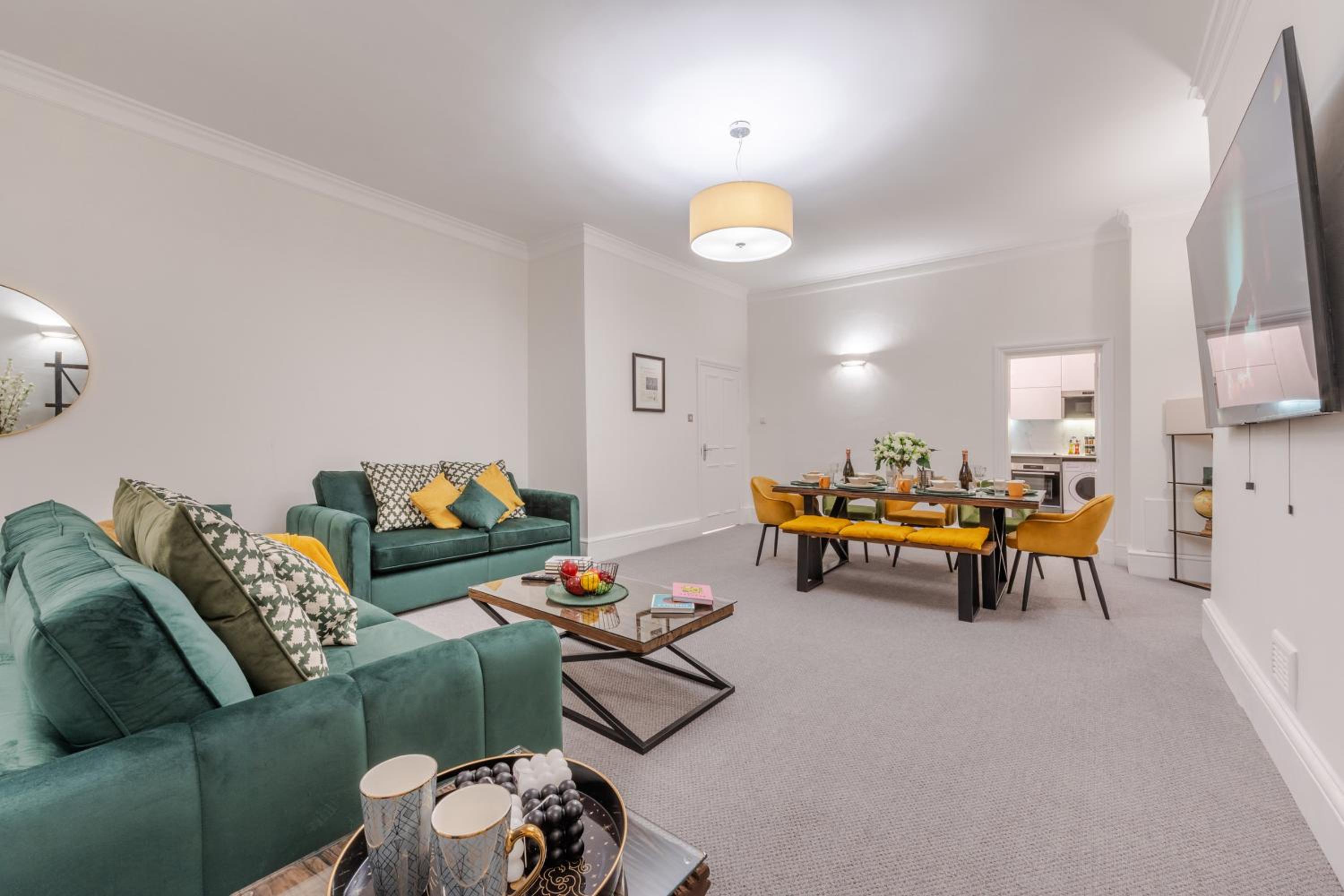 5H Modern Elegance 1-Bedroom City Living in London
