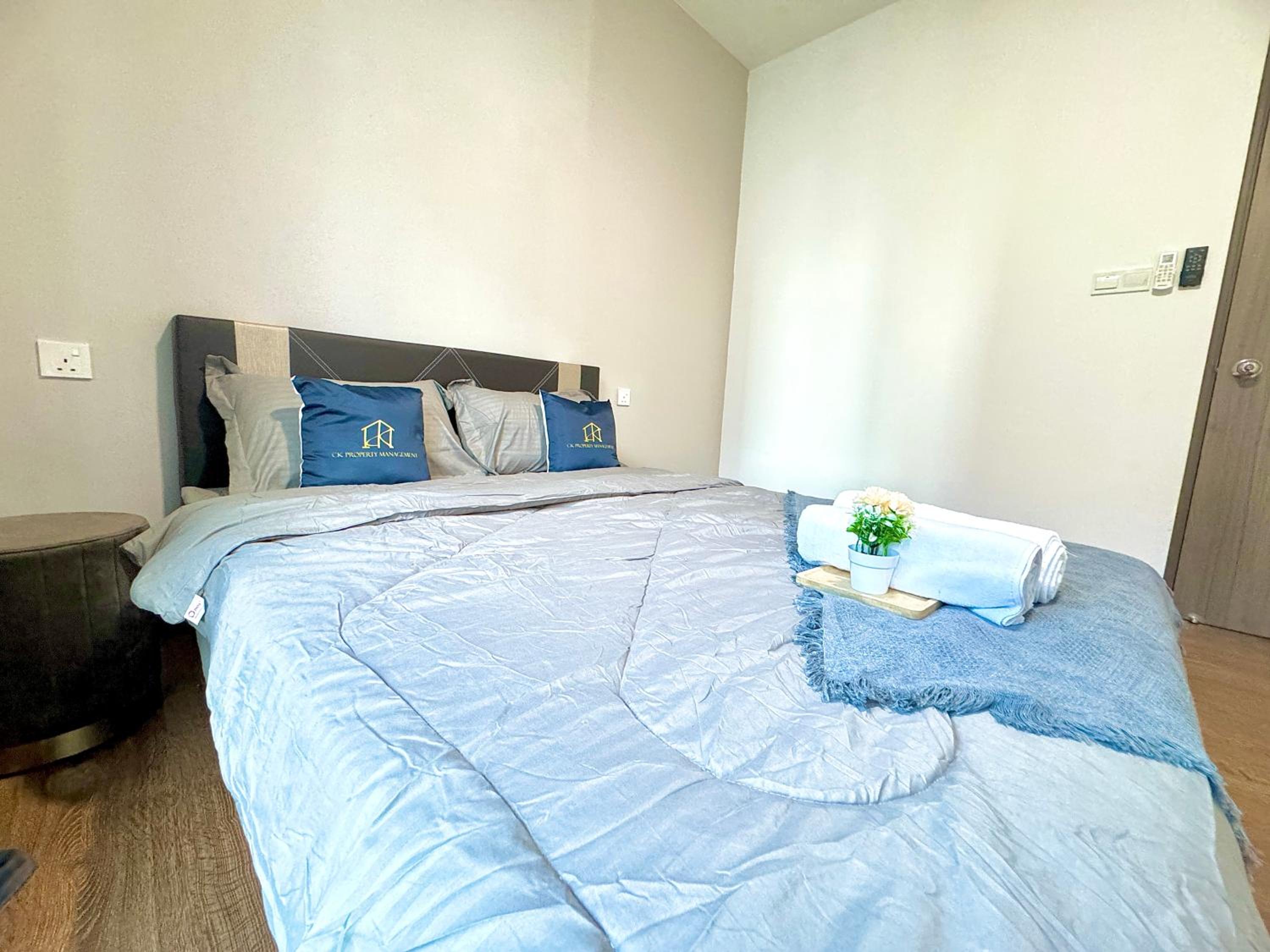 Central Park Tampoi 2 bedroom by Luxecocoo CK