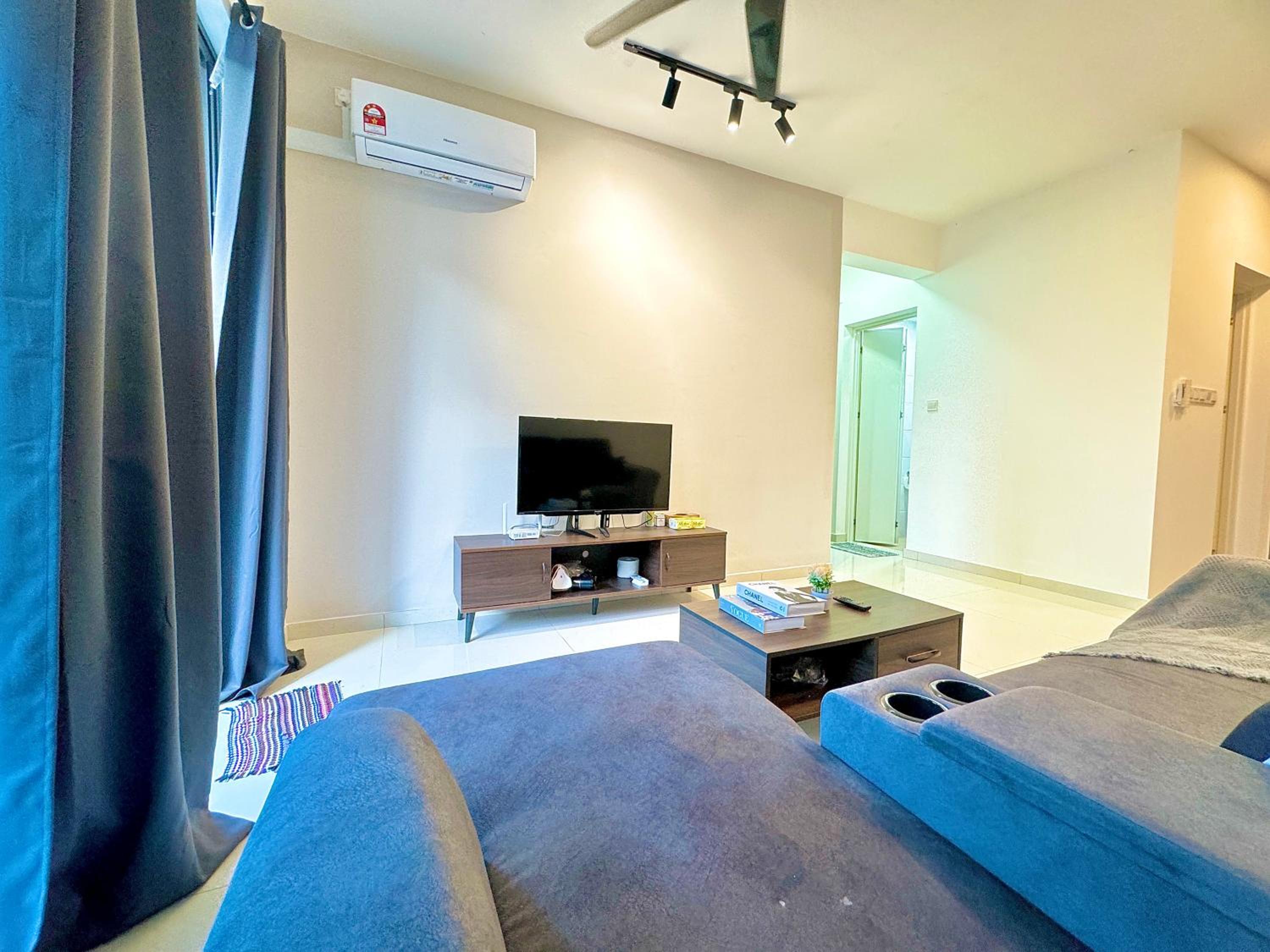 Central Park Tampoi 2 bedroom by Luxecocoo CK