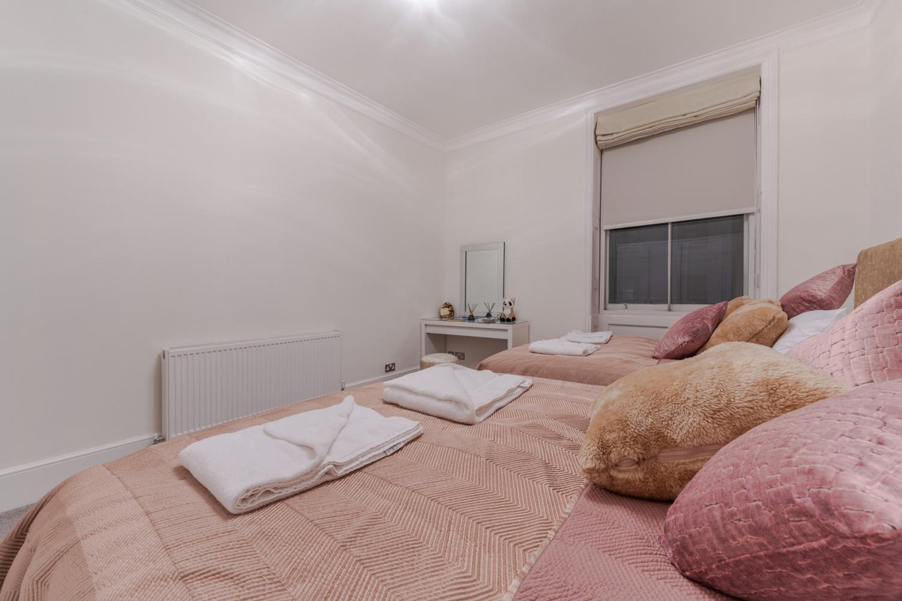5H Modern Elegance 1-Bedroom City Living in London