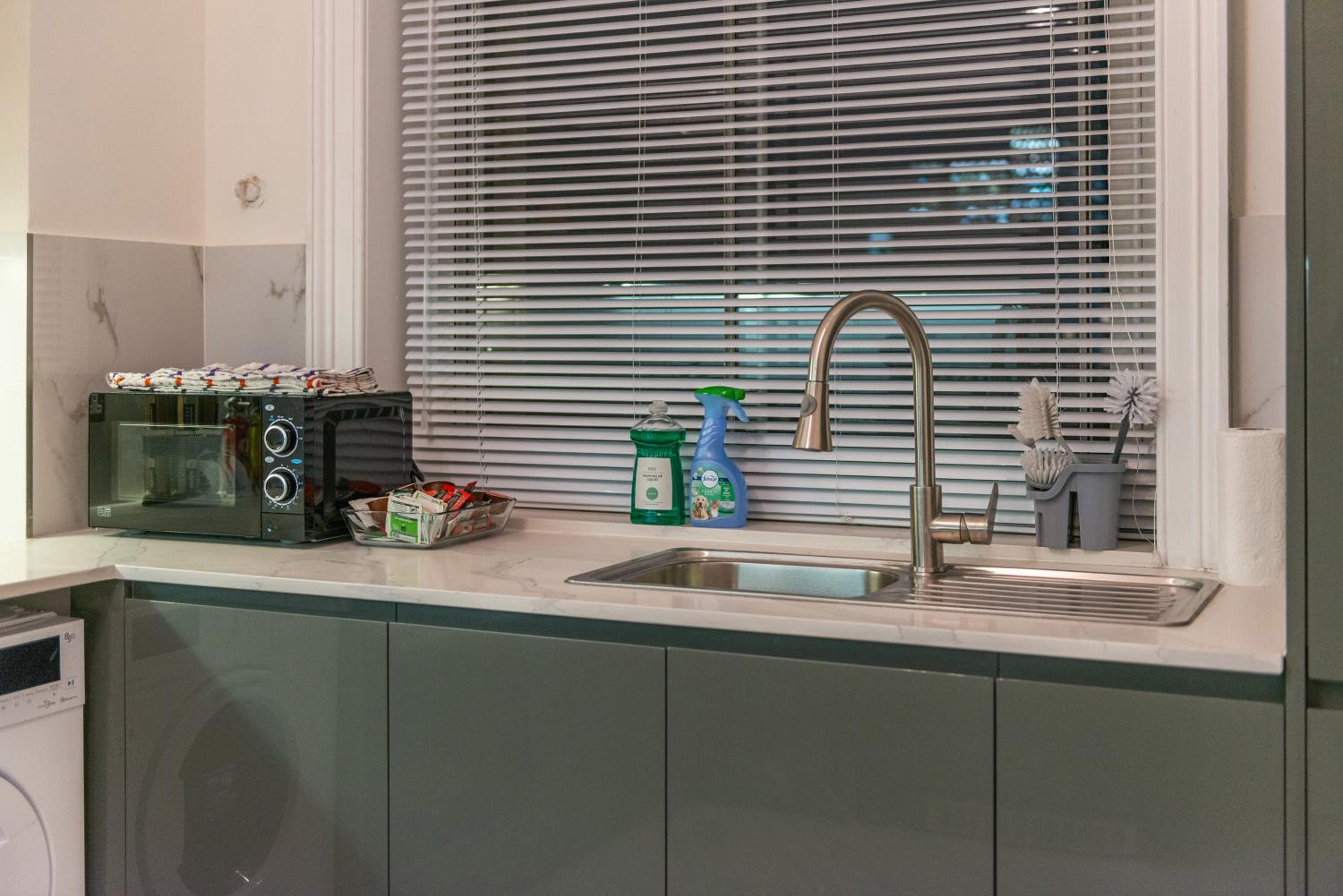 5H Modern Elegance 1-Bedroom City Living in London