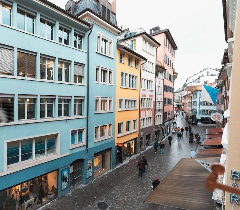 5-mins walk to Zurich Main Station - City Center