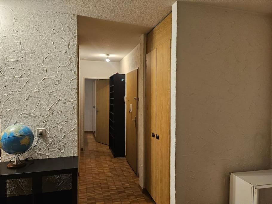 5-mins walk to Zurich Main Station - City Center