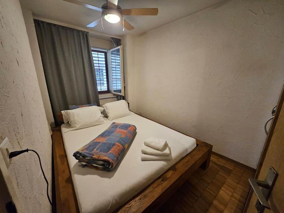5-mins walk to Zurich Main Station - City Center