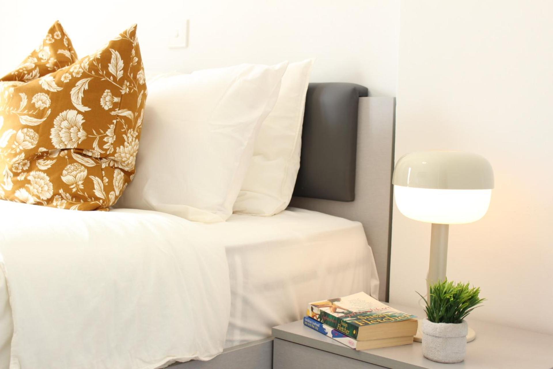 Luxury Stay at Mackenzie Beach with Private Parking and Balcony