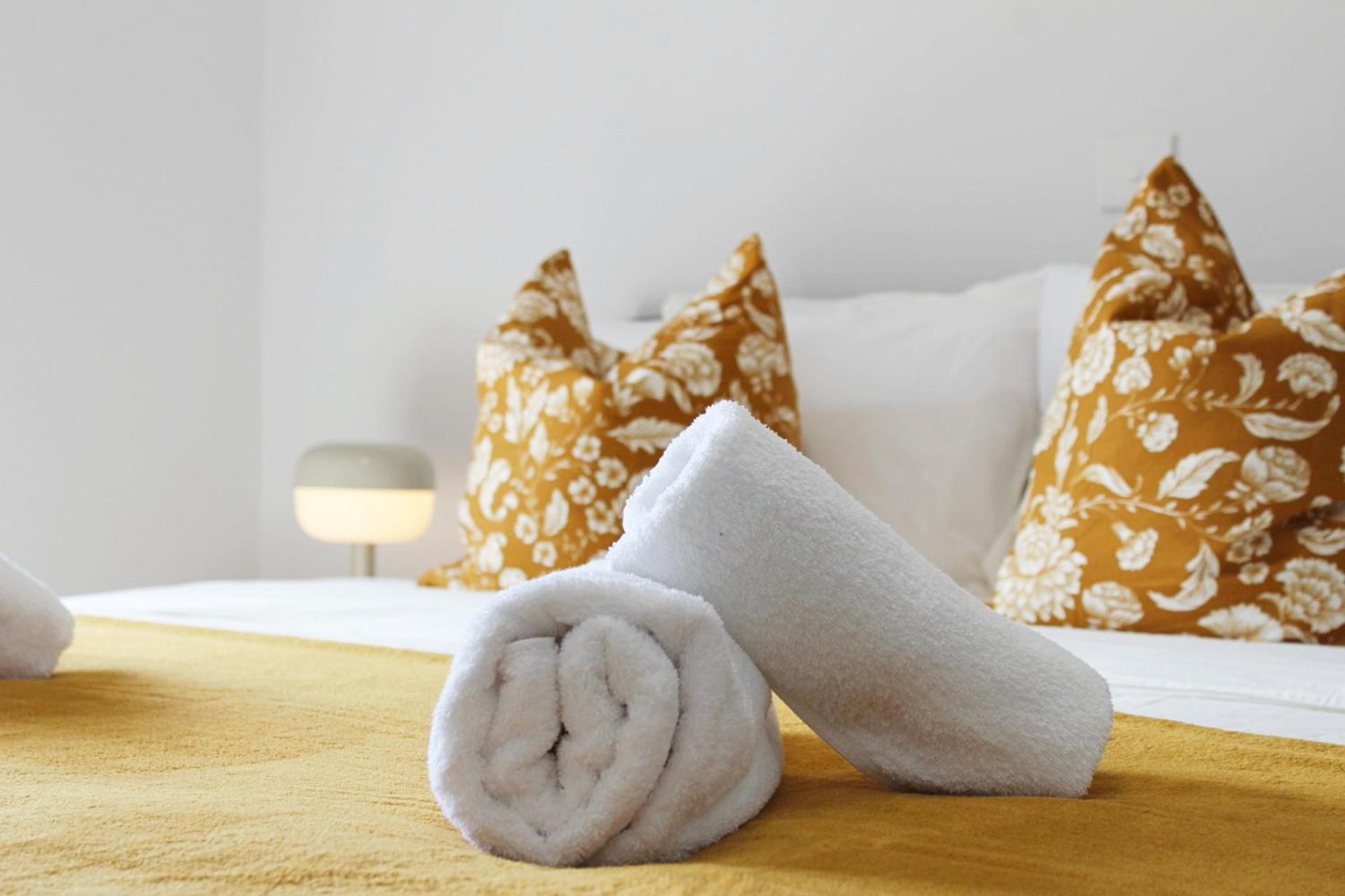 Luxury Stay at Mackenzie Beach with Private Parking and Balcony
