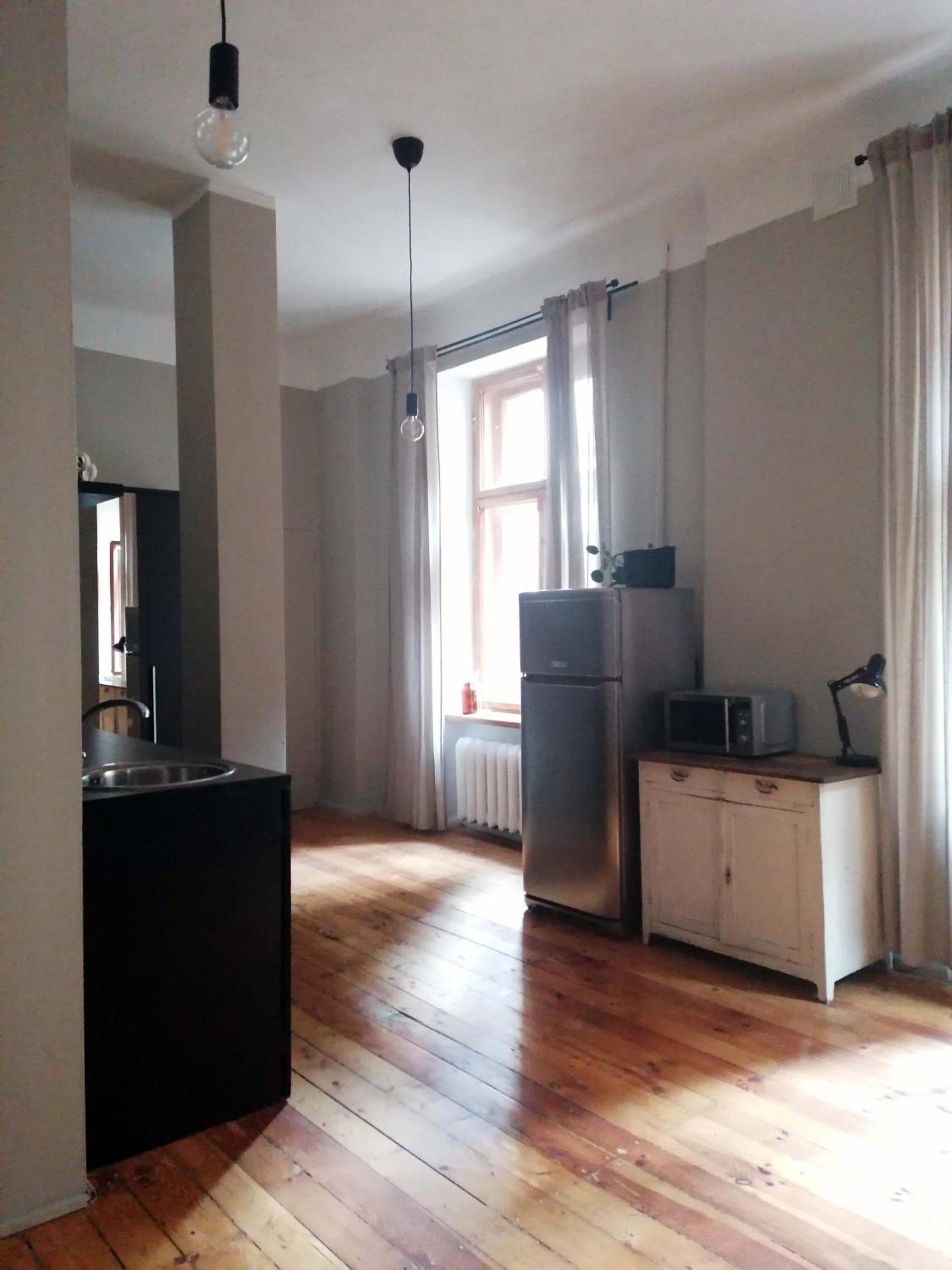 Spacious 75sqm Art Nouveau district gem view 5