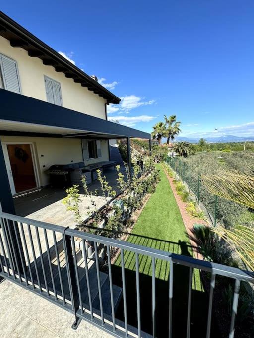 Victory Garda Relais - swimming pool-jacuzzi-bbq view 4
