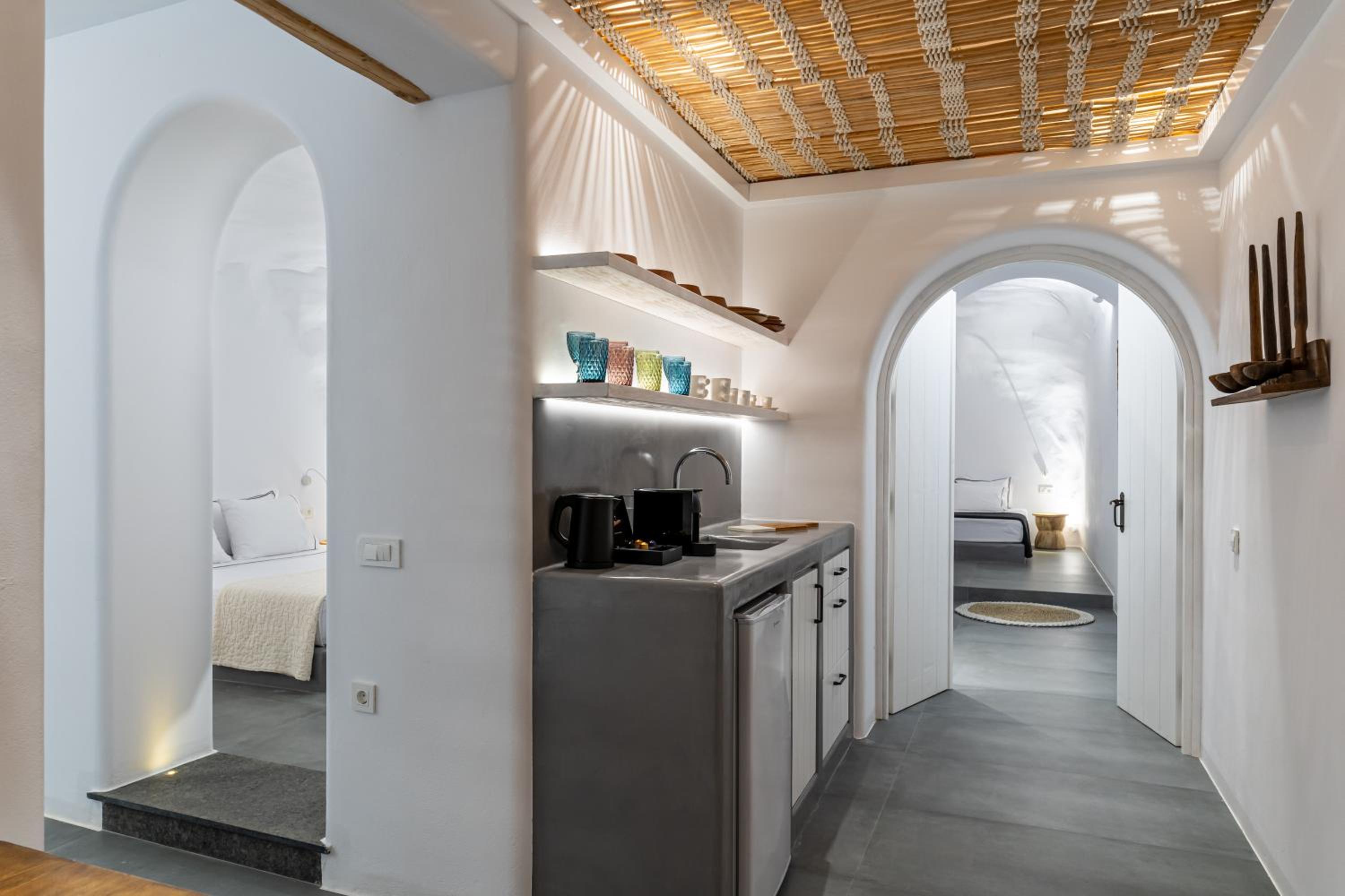 Numa Santorini