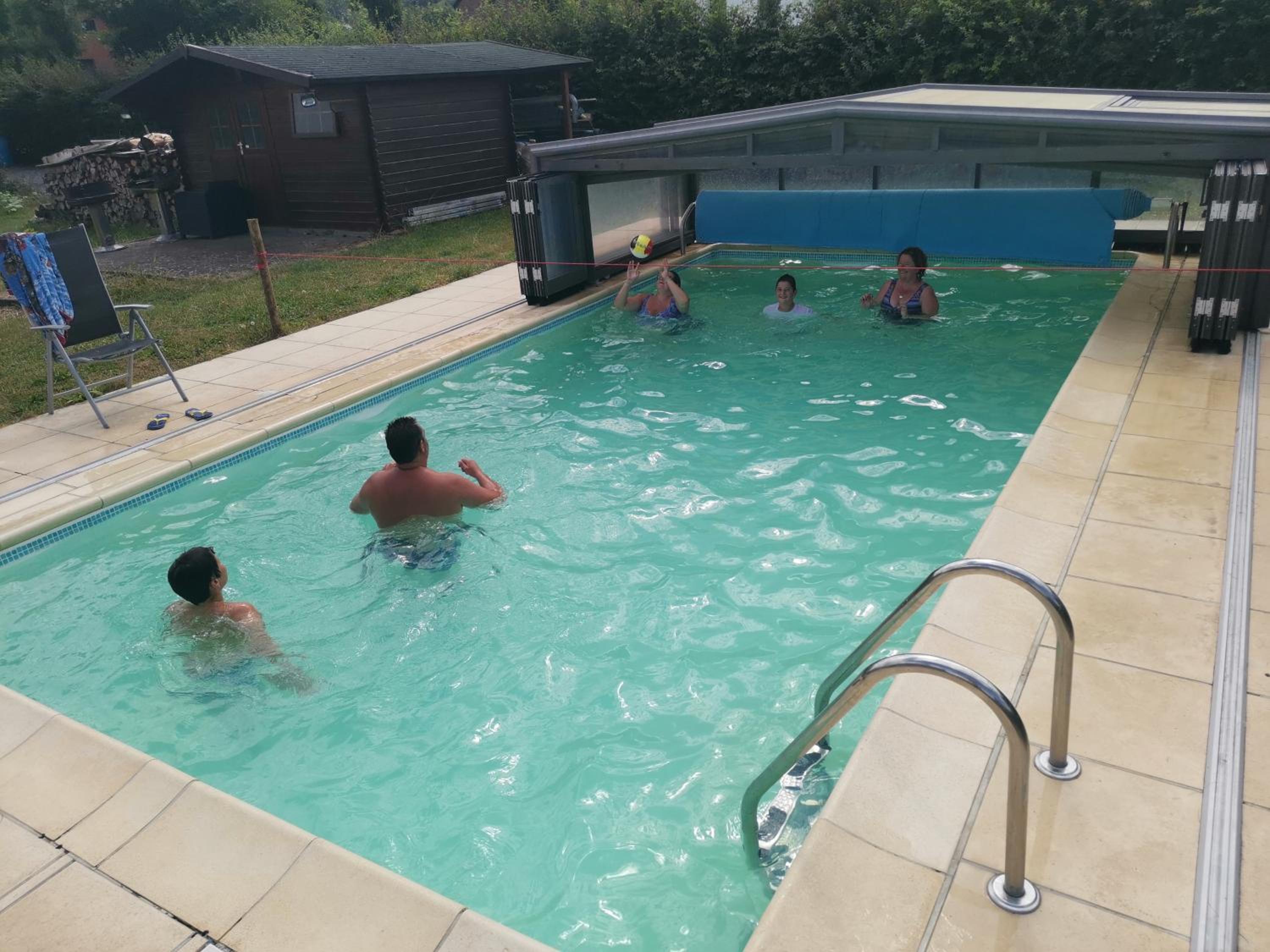 Gîte coquet 2 chambres, 2 salles de douches avec piscine, spa