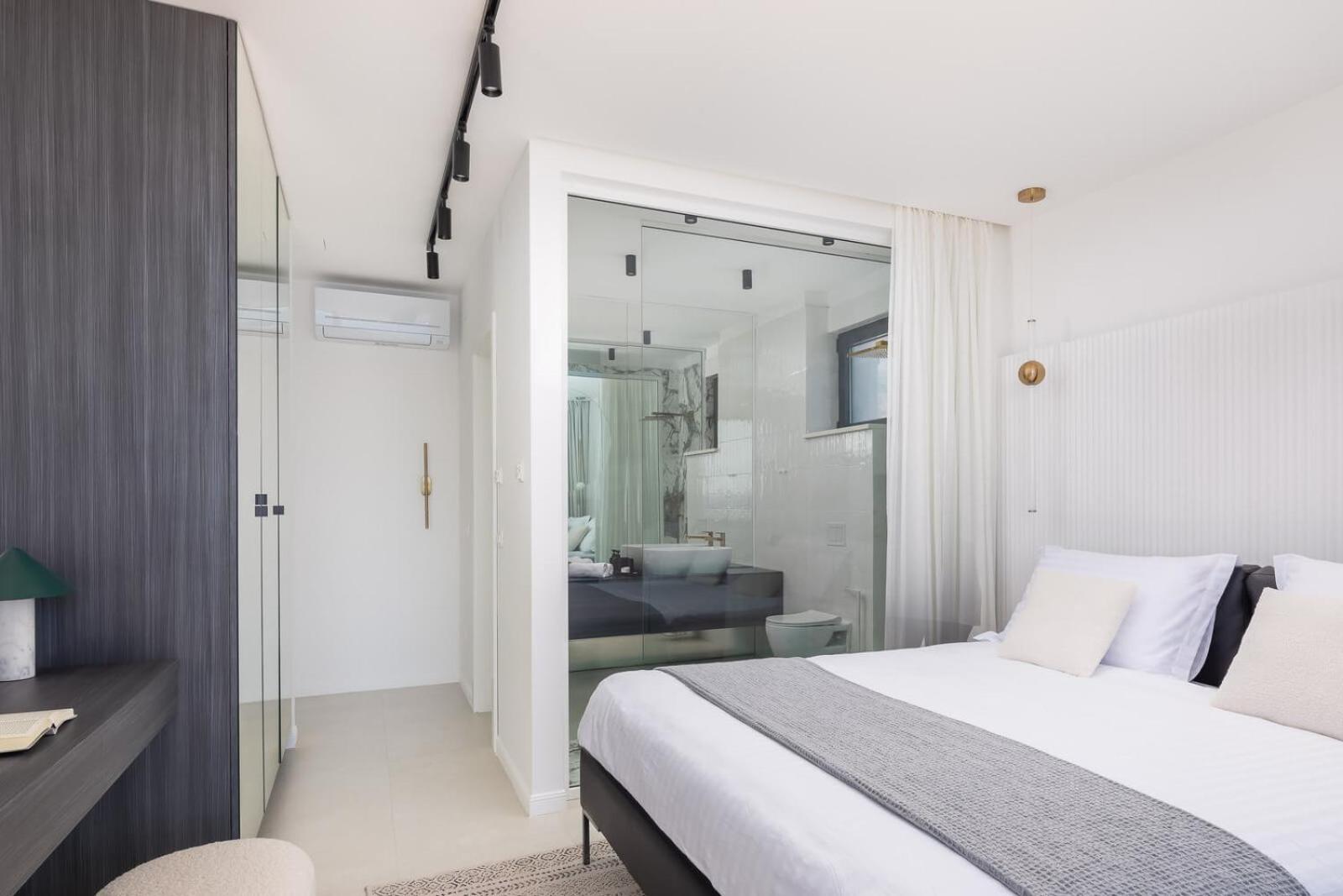 Luxury Villa Aurora by the sea view 2