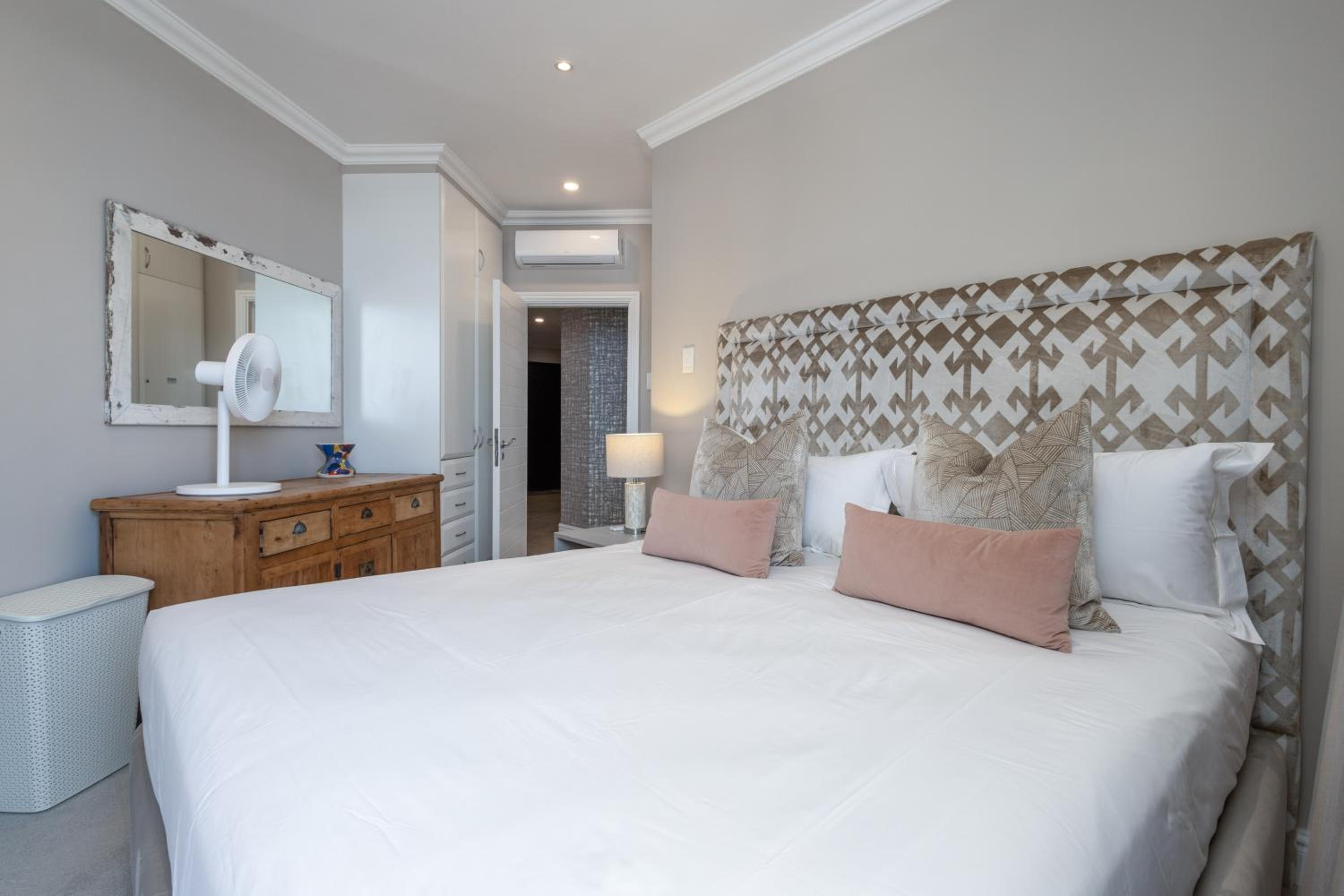 301 Oyster Rock - by Stay in Umhlanga view 5