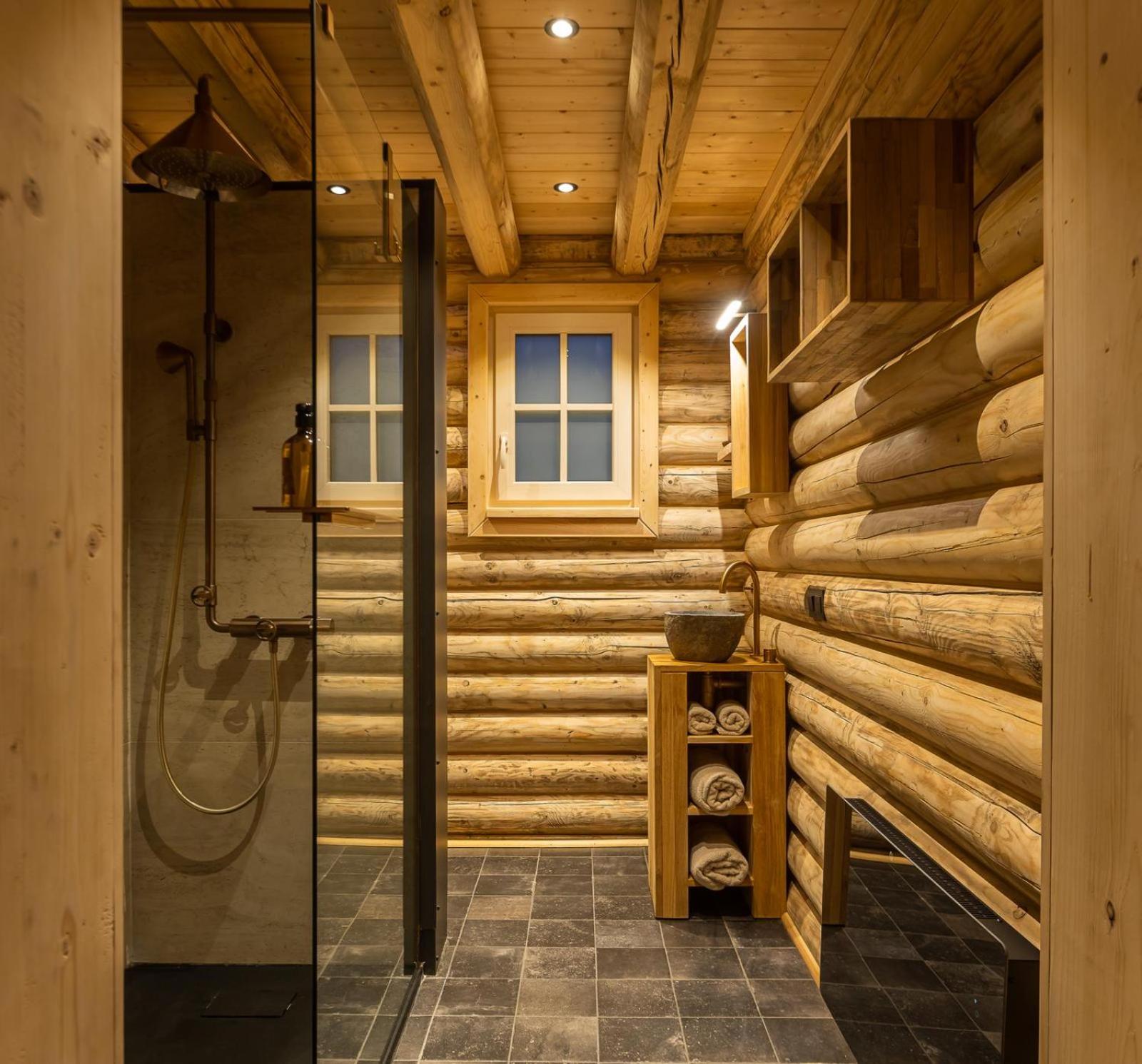 Cosy Cottage w/ Jacuzzi in Amazing Region