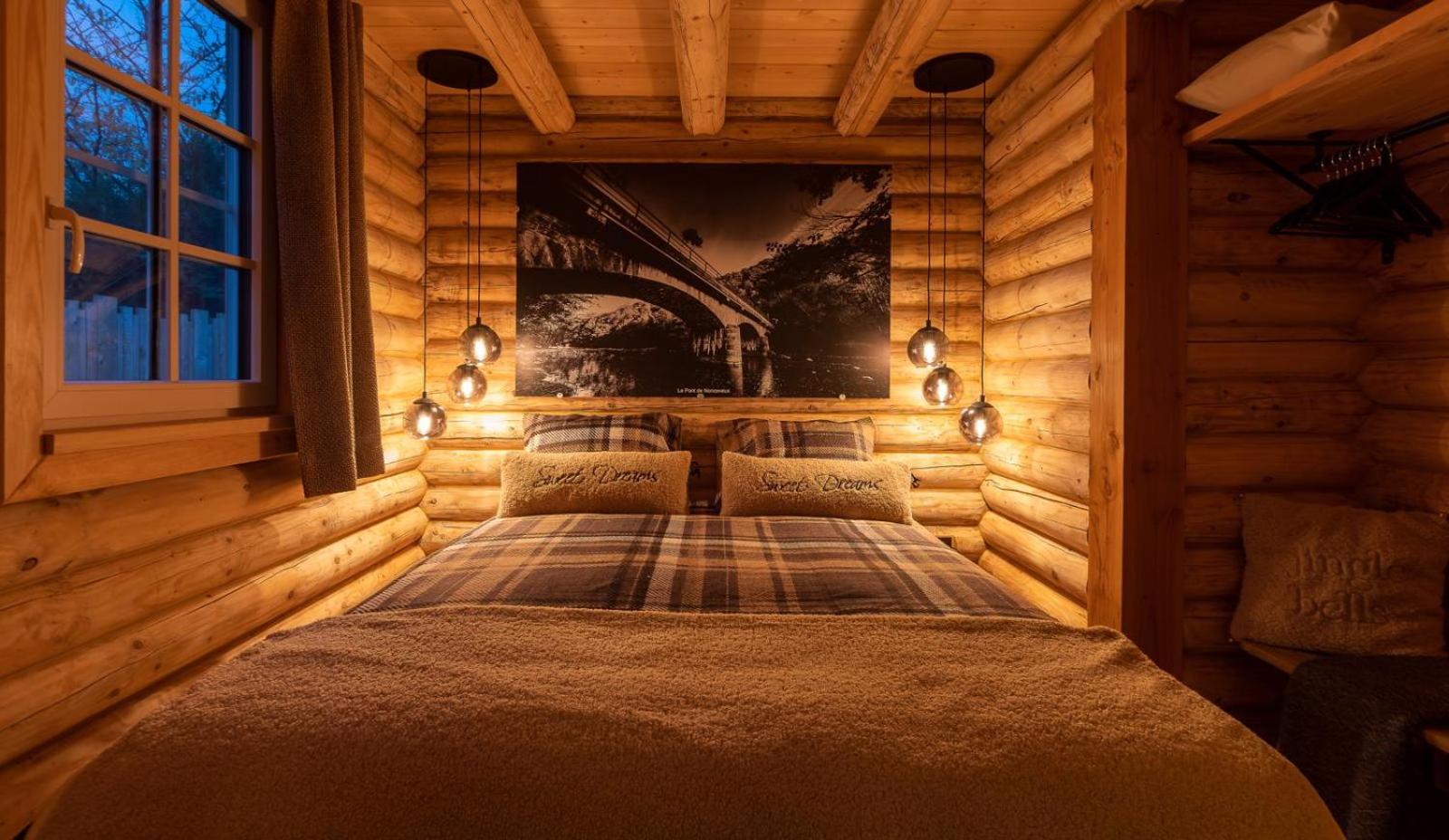 Cosy Cottage w/ Jacuzzi in Amazing Region