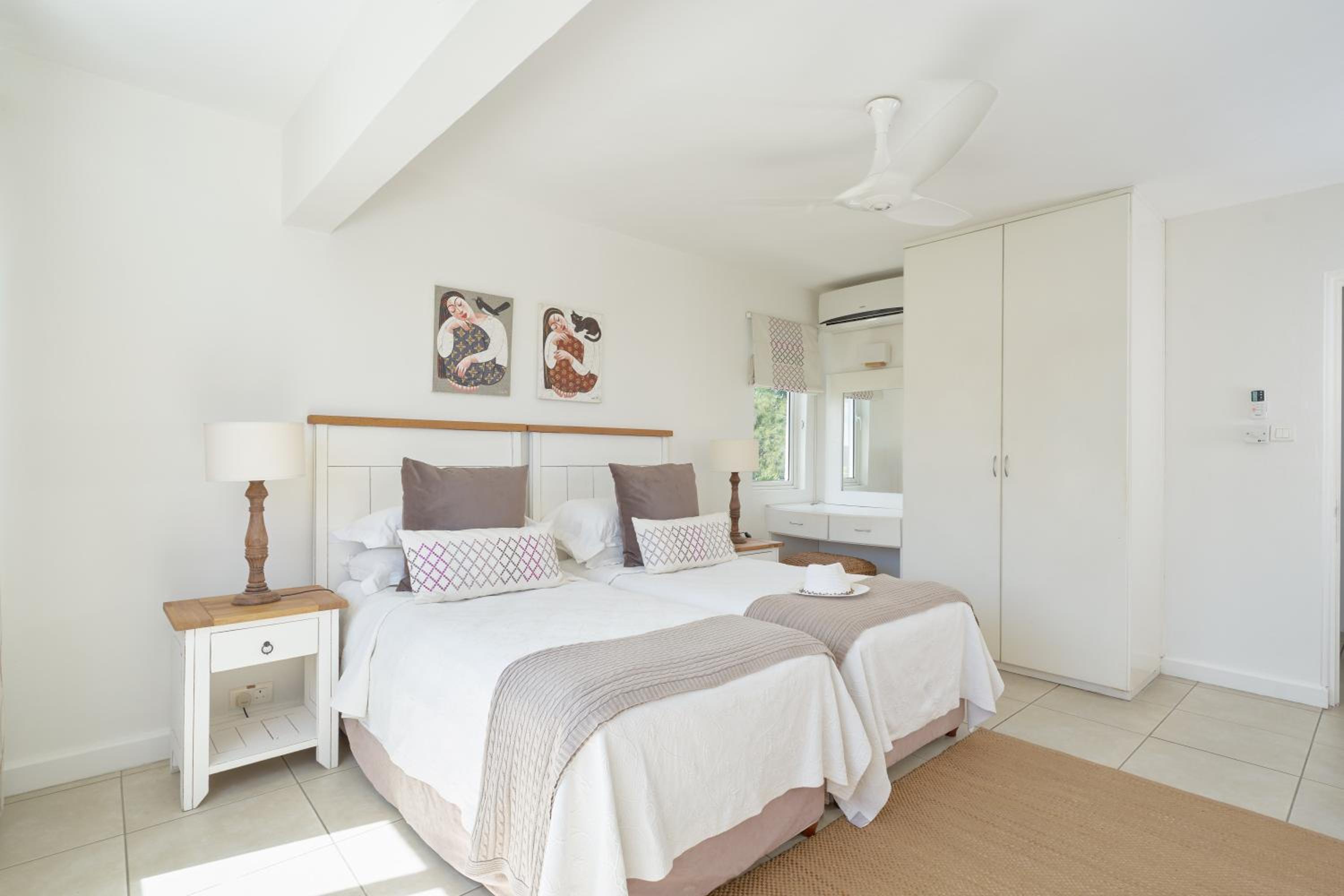 White Oaks Villas