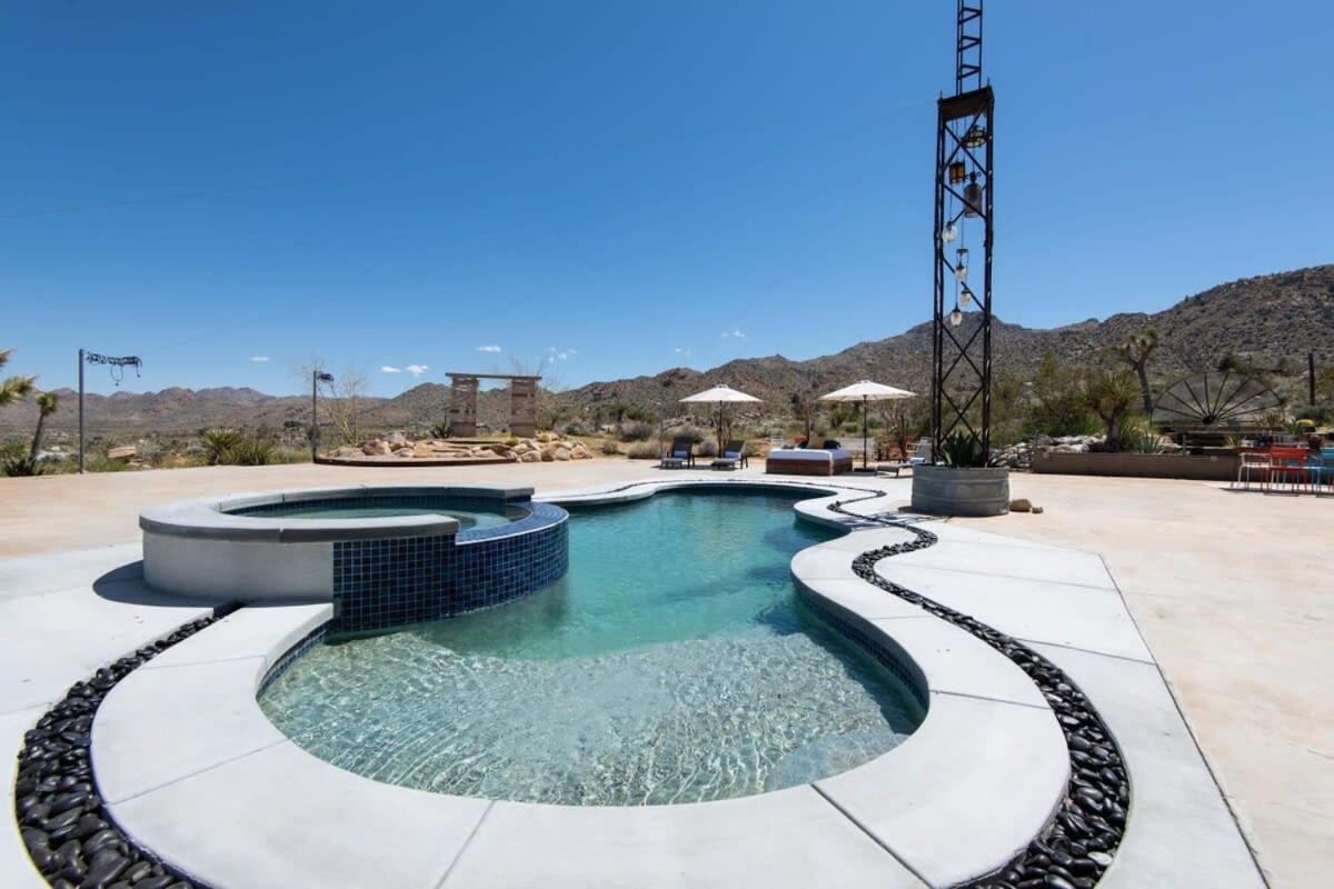 Desert Lily - Room 3 with shared pool access view 4