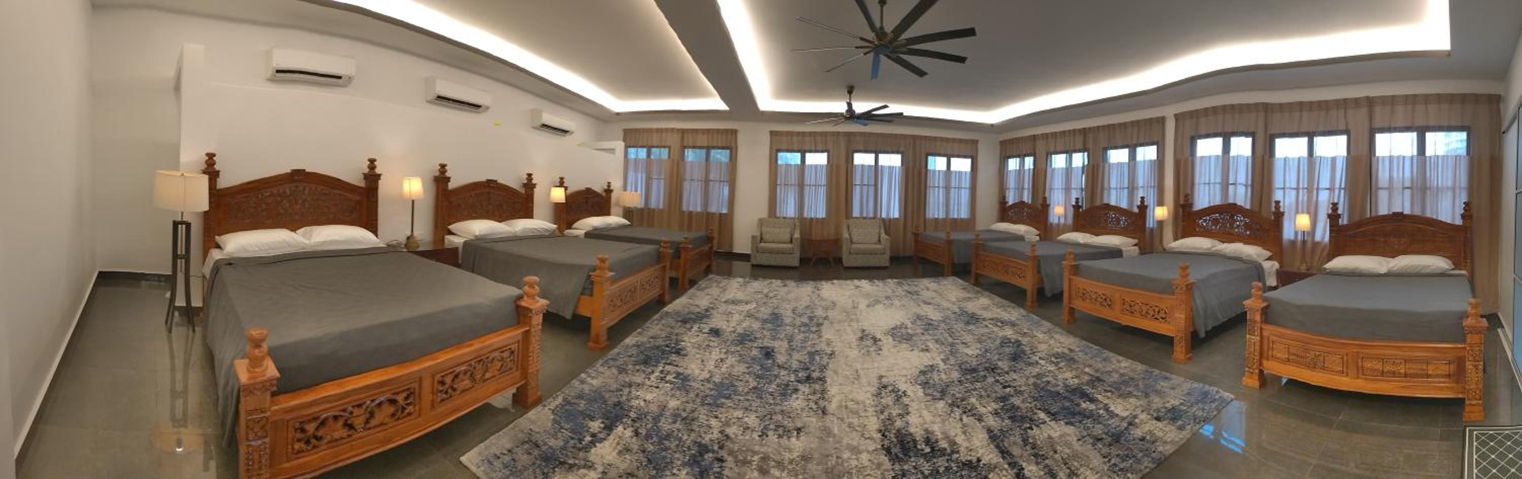 The Bay PD Beachfront Villa photo 4