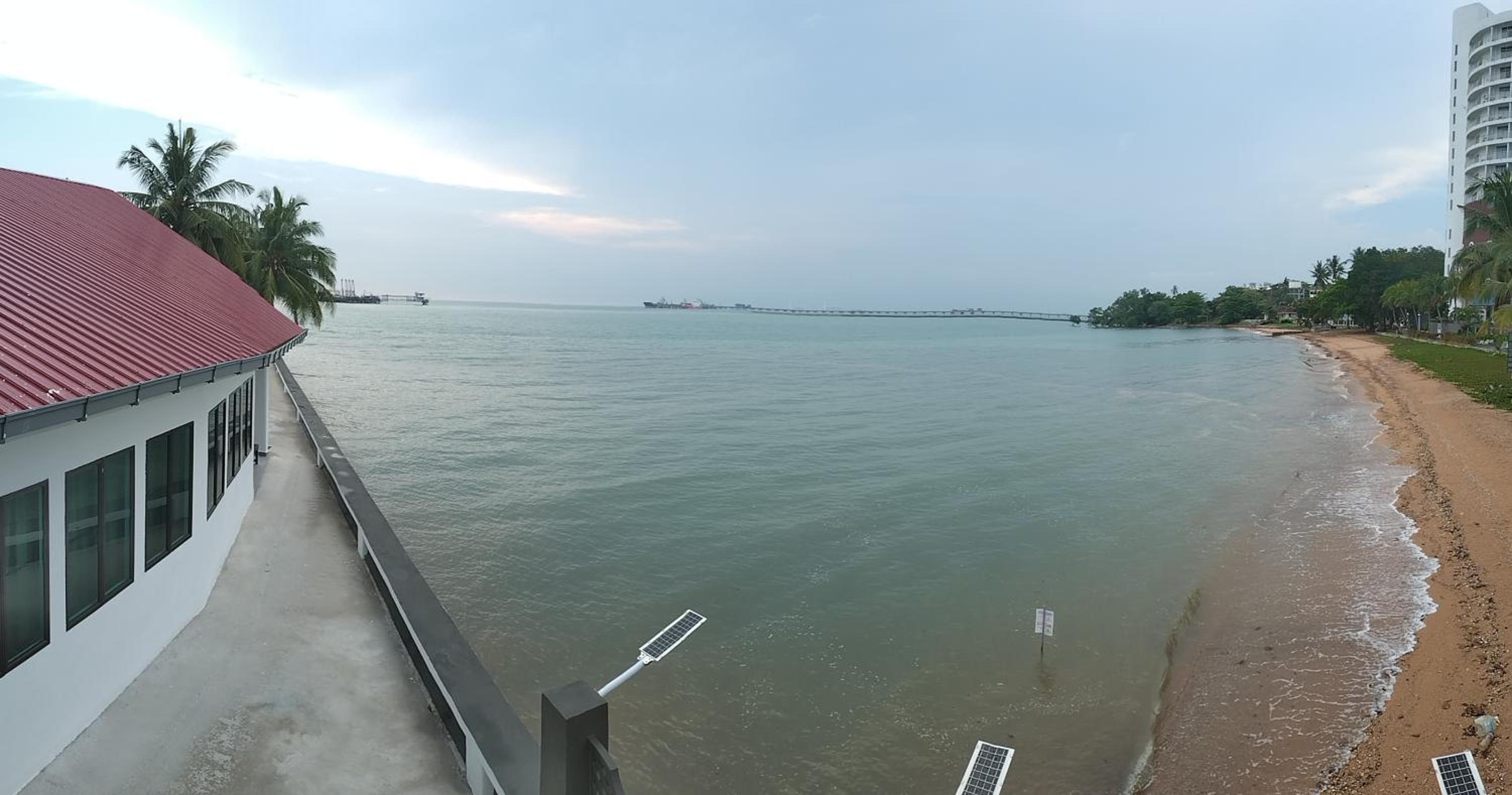 The Bay PD Beachfront Villa photo 3