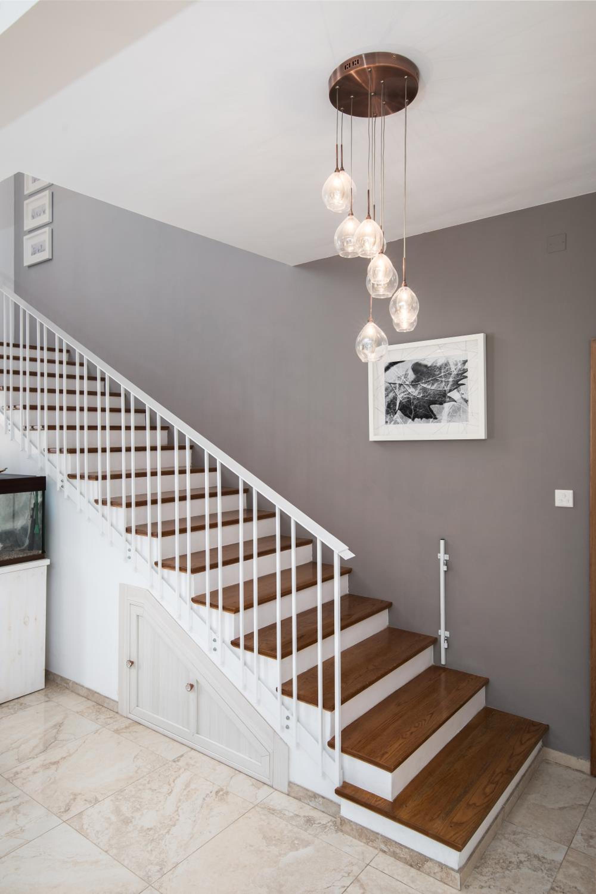 Family-Friendly Spacious Townhouse with Garden - Close to Airport photo 3