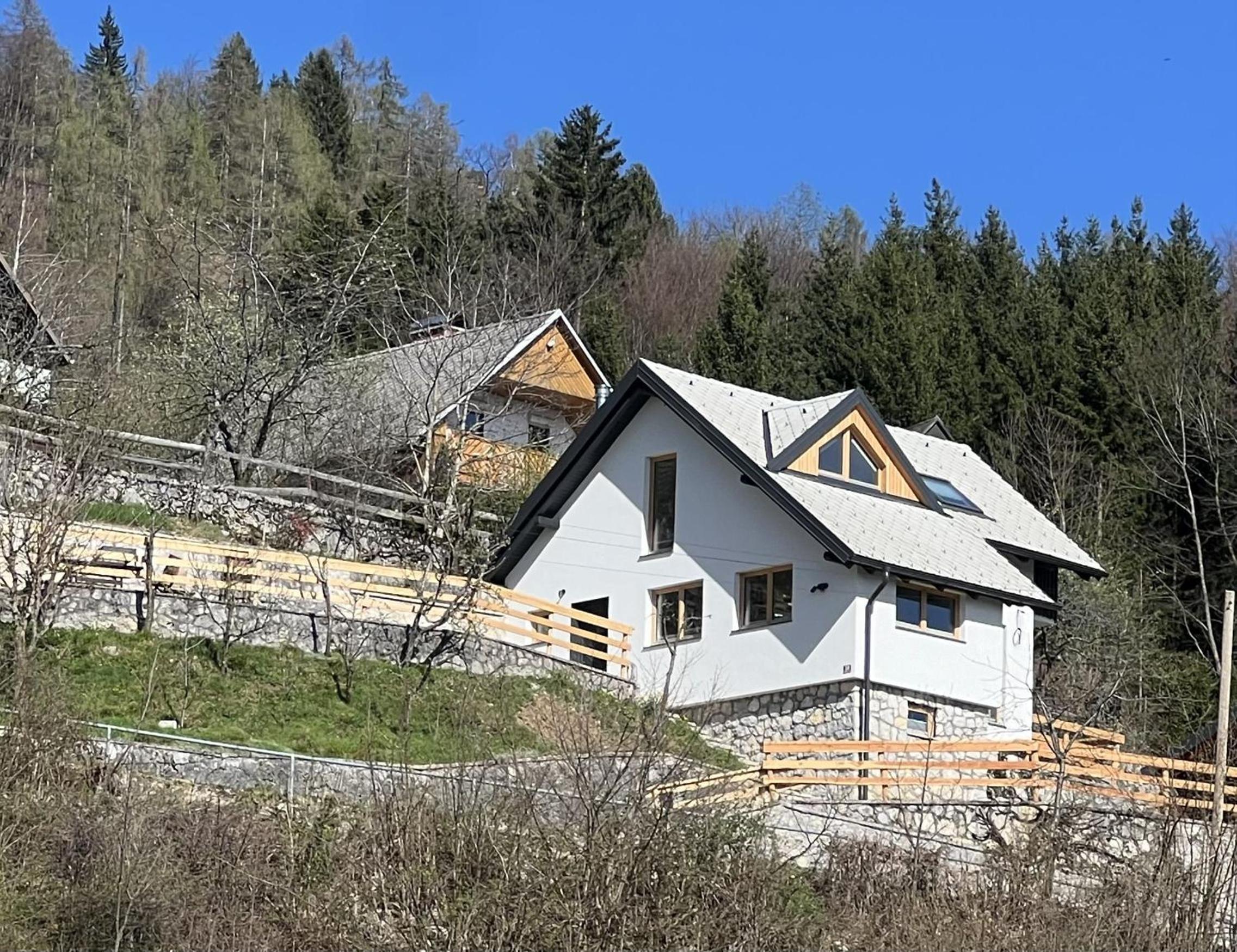Elipa Cottage view 2