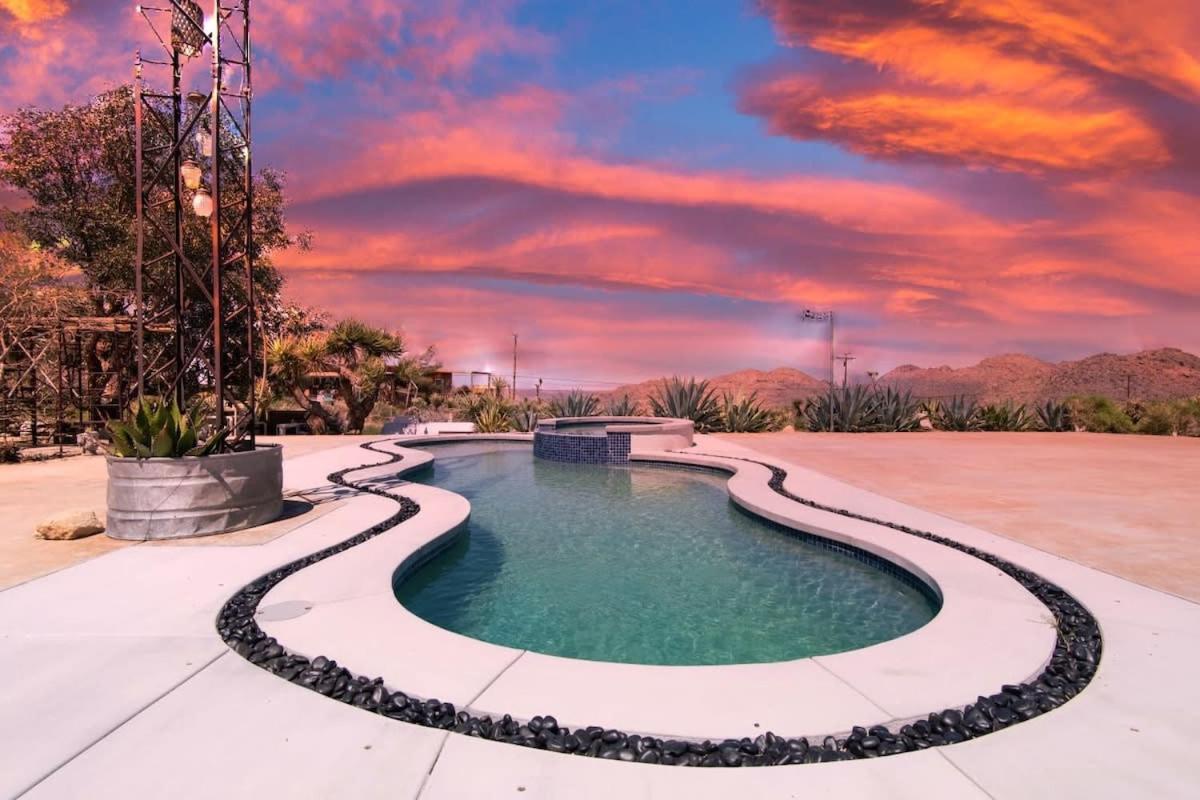 Desert Lily - Room 1 with shared pool access view 5