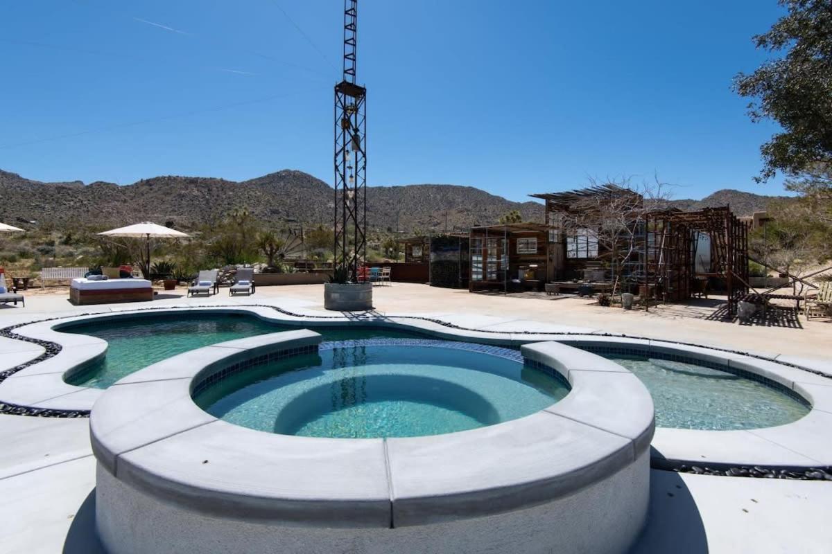 Renovated Lodge - Room 2 with pool access view 4