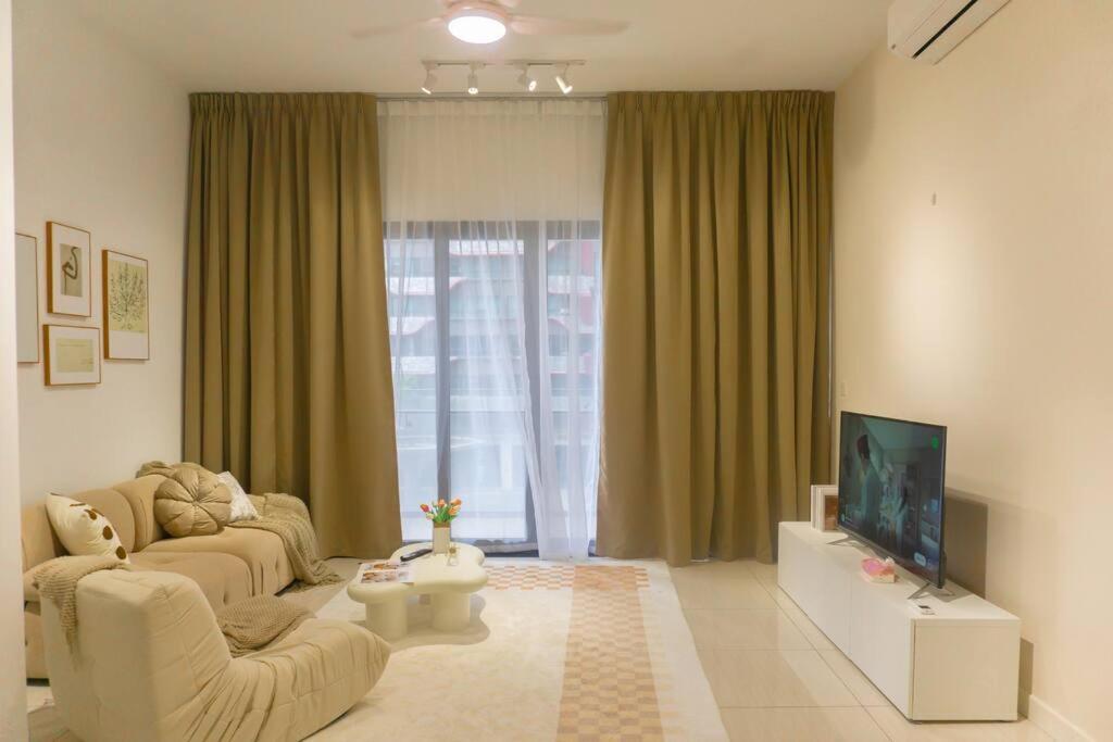 The Elements Ampang, 10 Pax Cream Cozy Home, KL
