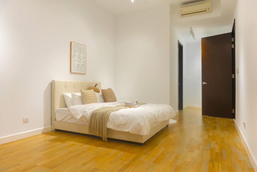 The Elements Ampang, 10 Pax Cream Cozy Home, KL