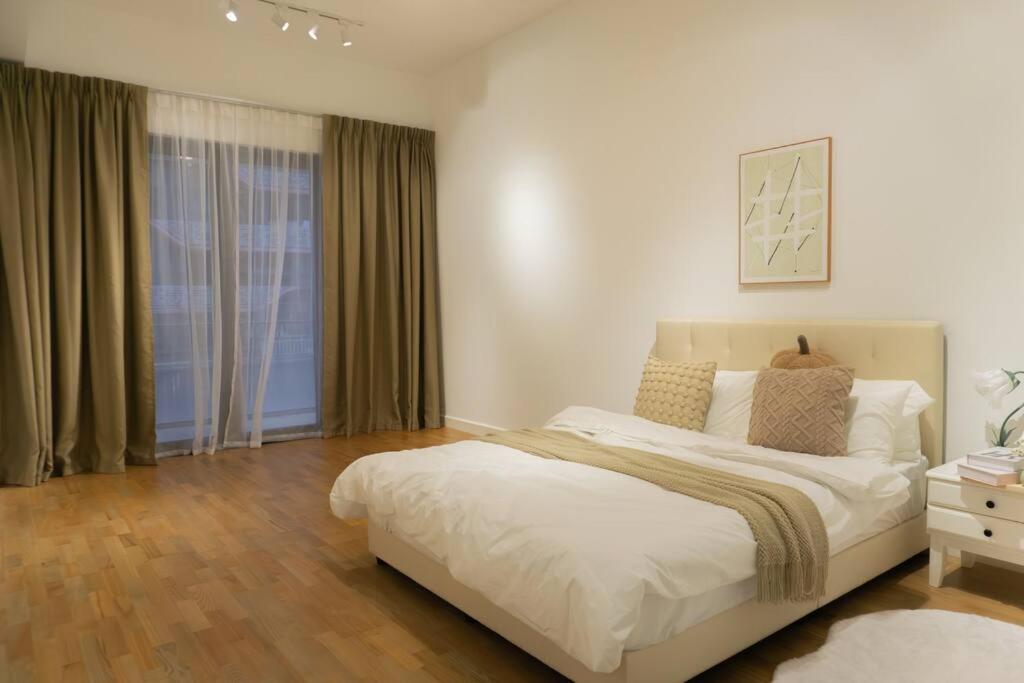 The Elements Ampang, 10 Pax Cream Cozy Home, KL