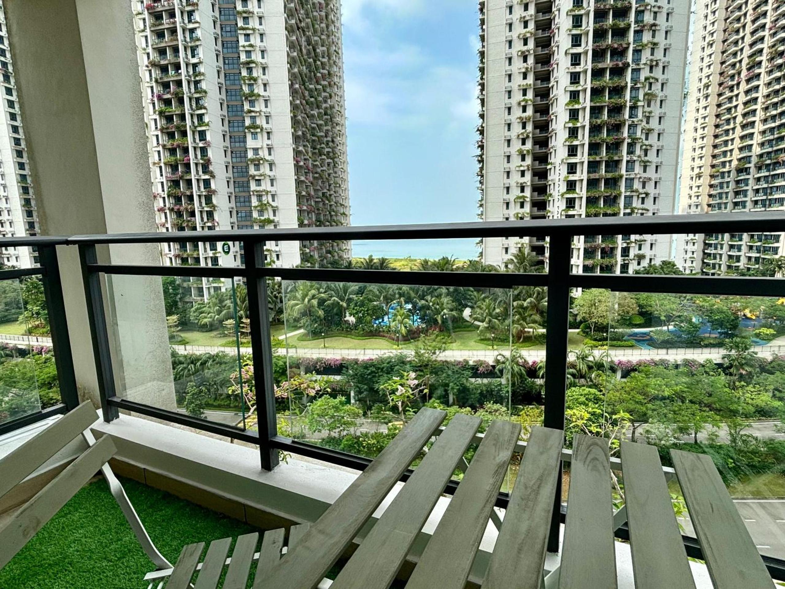 Seaview 1B1R 4pax Condo Forest City 1E-901 photo 8