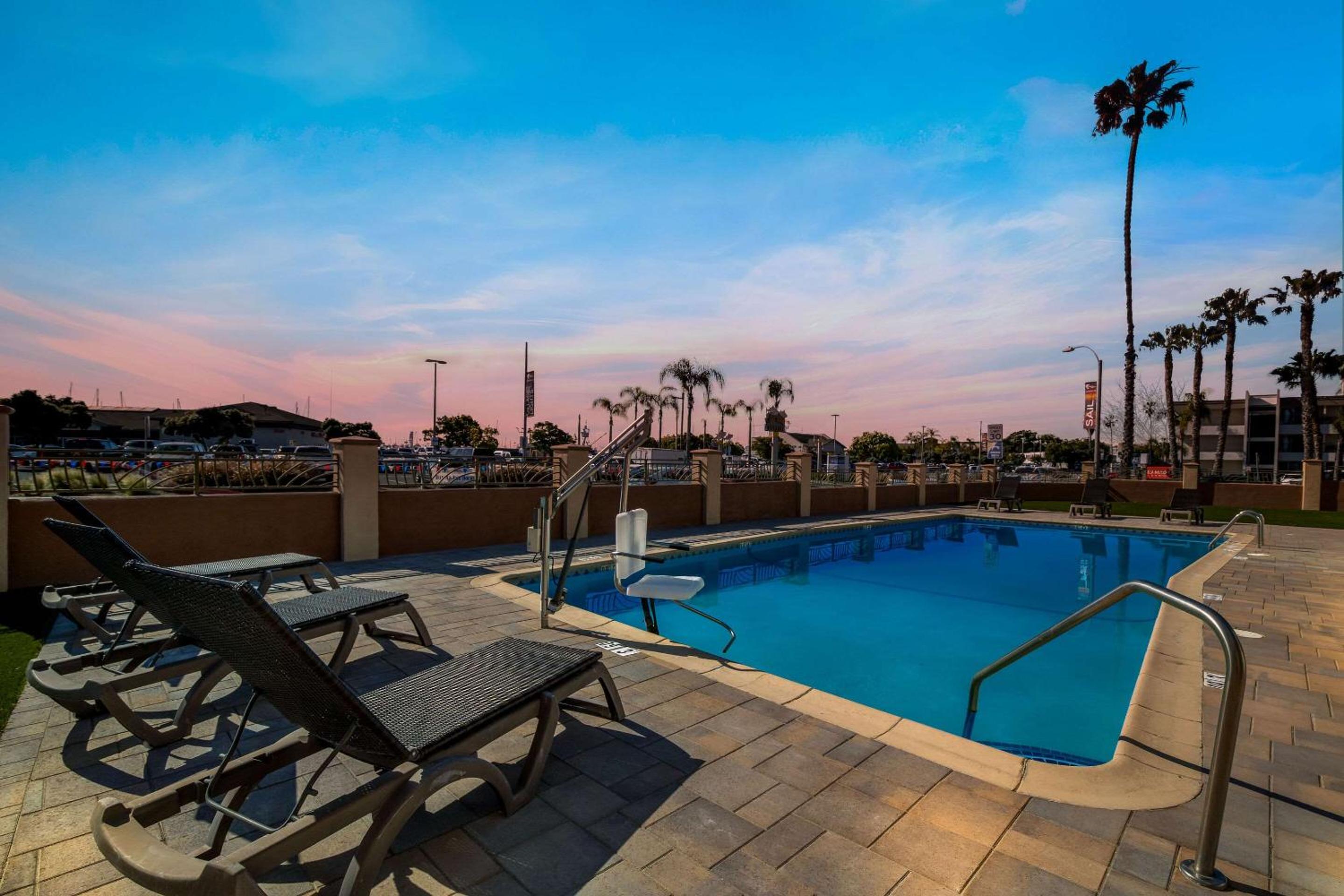 Comfort Inn San Diego Airport At The Harbor - Image 5