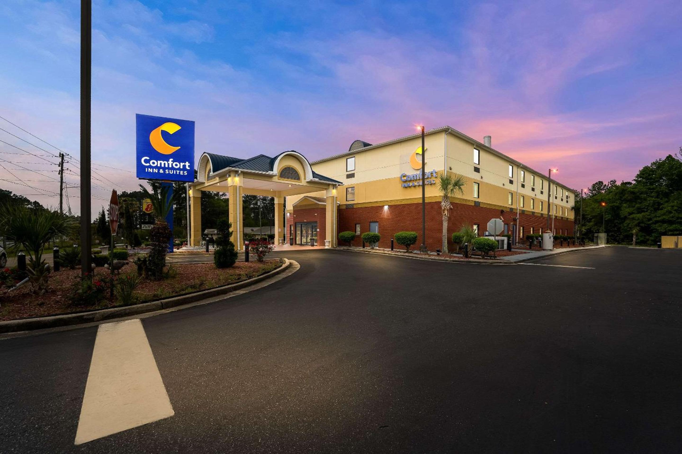 Comfort Inn  Suites Chipley I-10 - Property Image 20