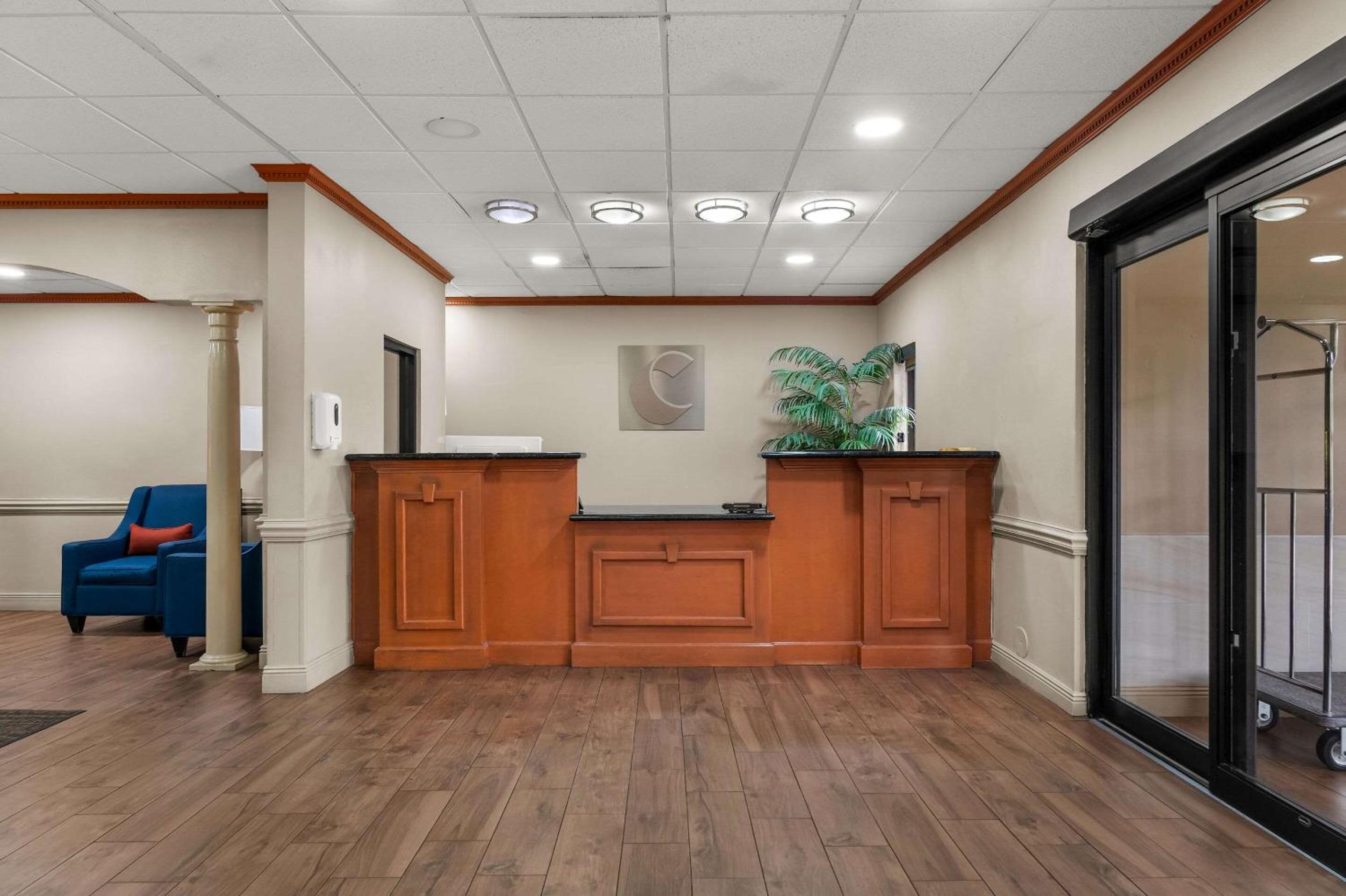 Comfort Inn  Suites Chipley I-10 - Property Image 25