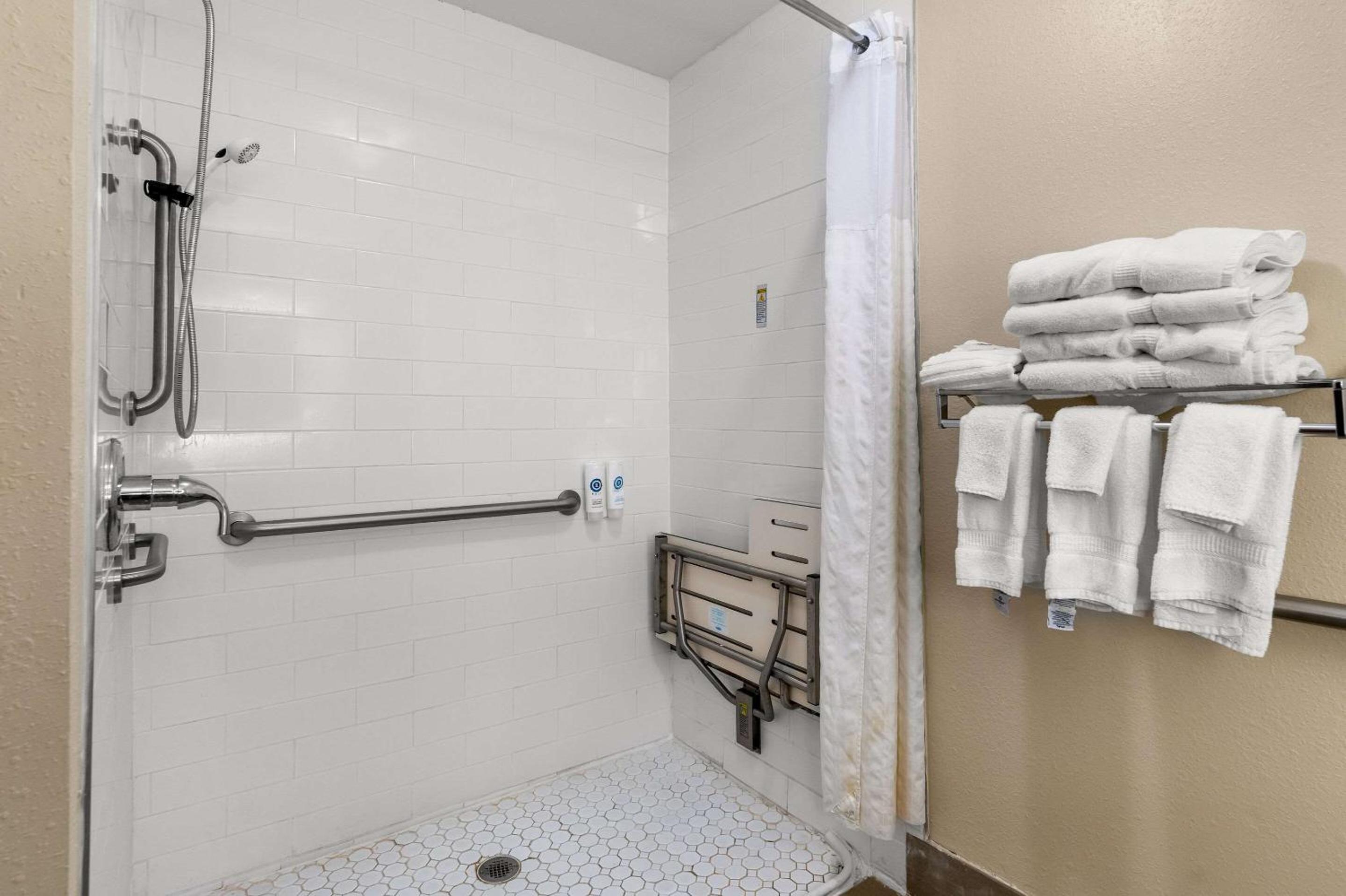 Comfort Inn  Suites Chipley I-10 - Property Image 32
