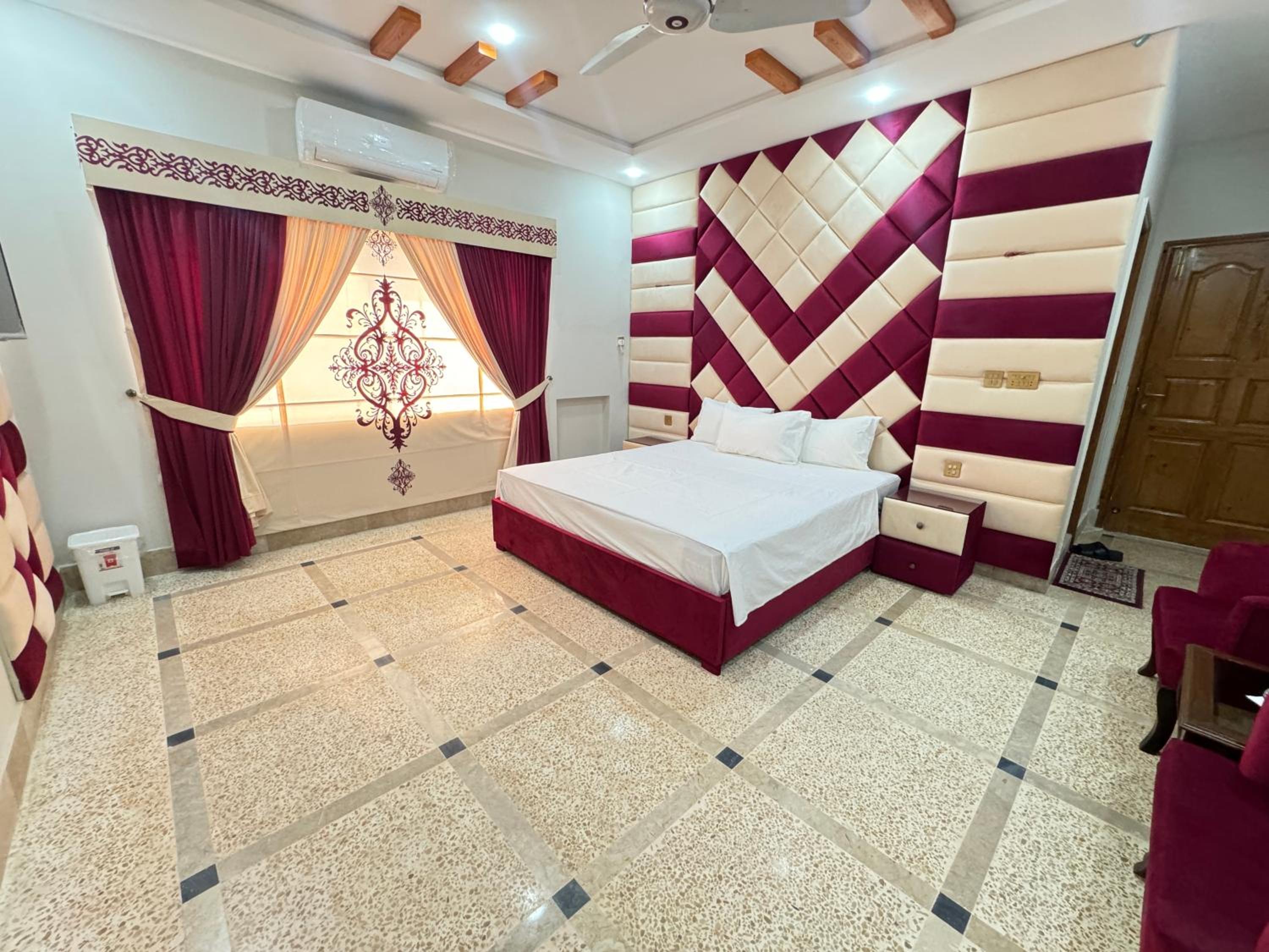 Royal Executive Inn Guest House Islamabad view 3