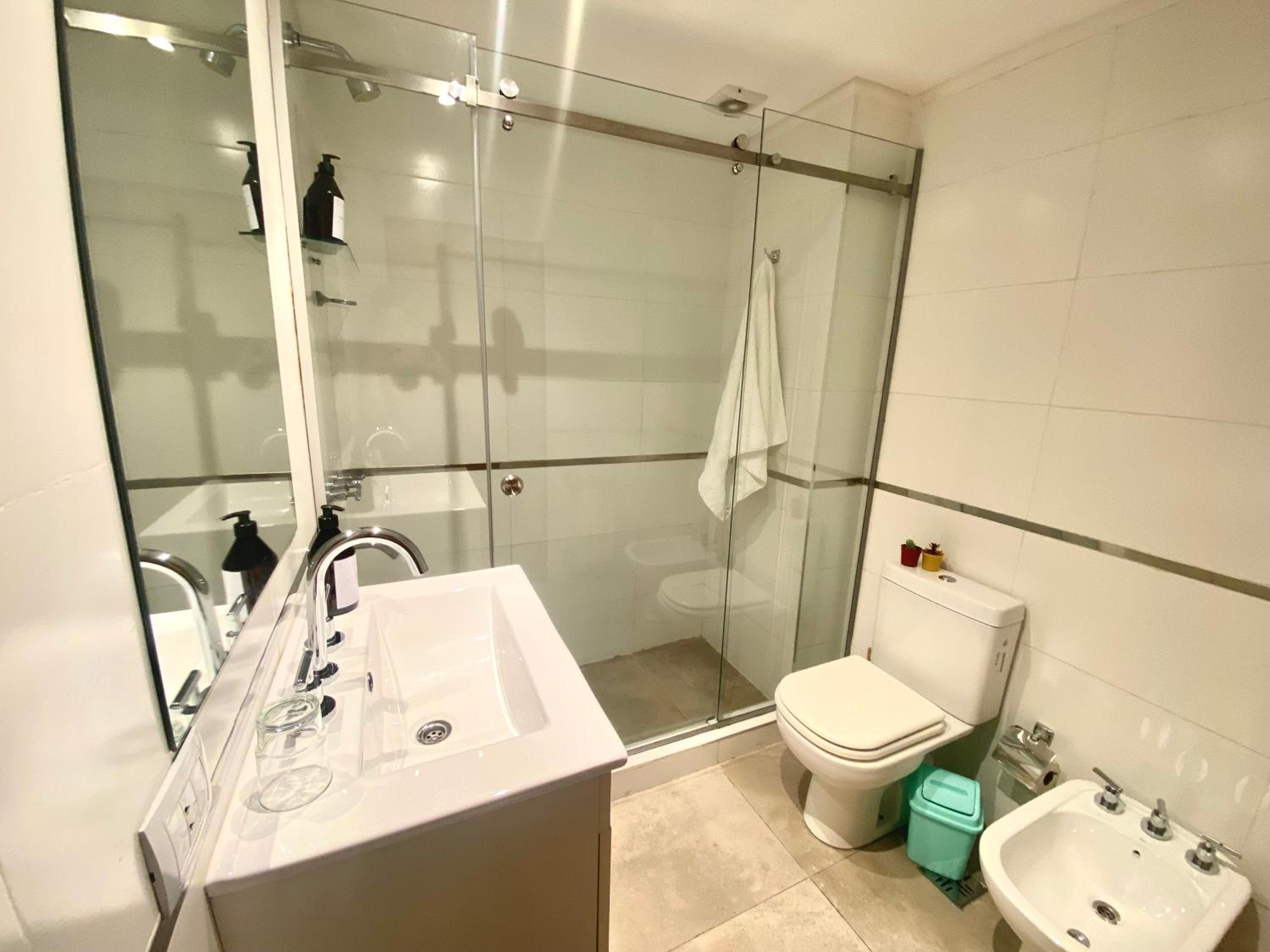 Depto Genova, Zona Norte, cochera con Reserva previa