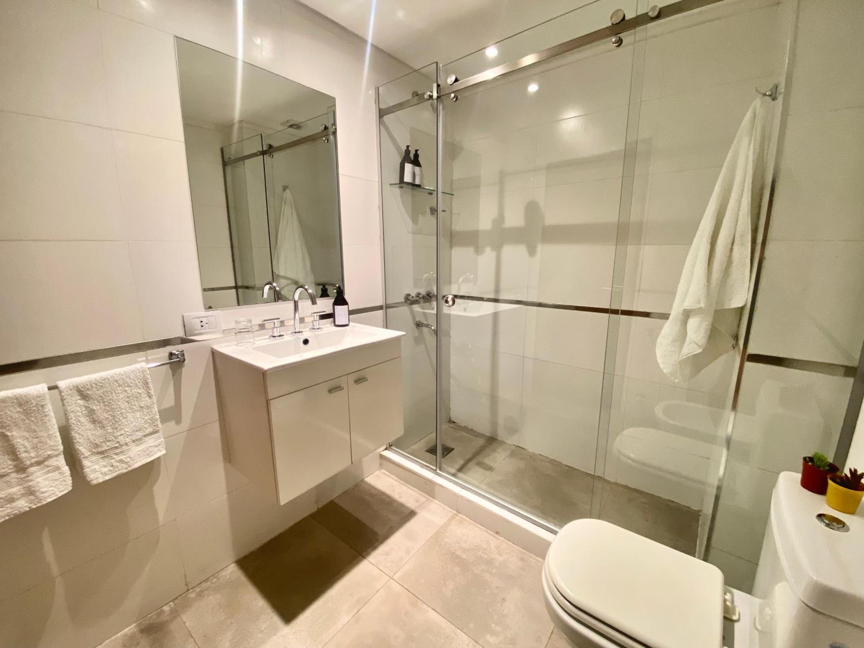 Depto Genova, Zona Norte, cochera con Reserva previa
