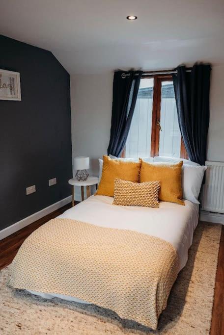 Finlodge- Pet-Friendly Scandinavian Cabin view 3