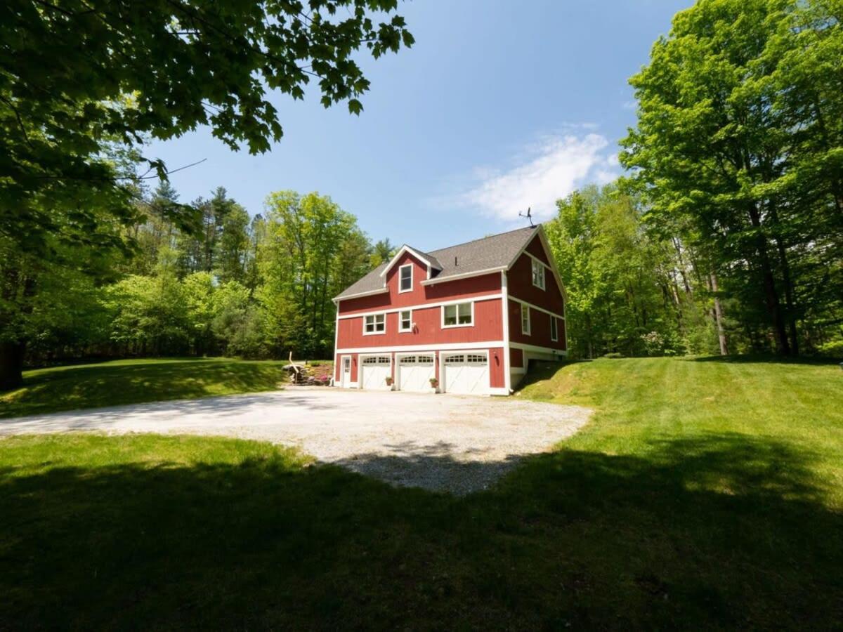 Berkshire Vacation Rentals: Peaceful Post and Beam Loft Sleeps 9 view 4