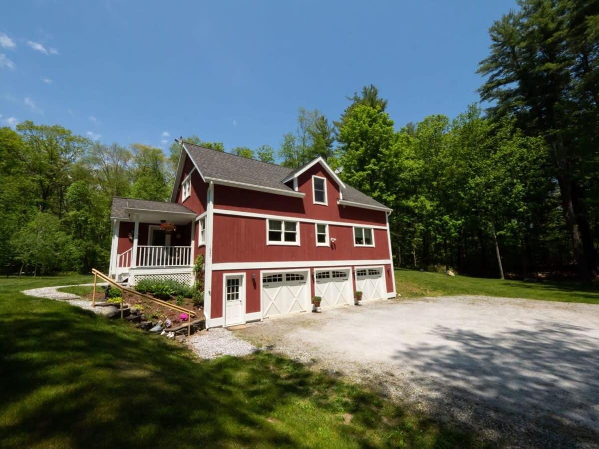 Berkshire Vacation Rentals: Peaceful Post and Beam Loft Sleeps 9 view 5