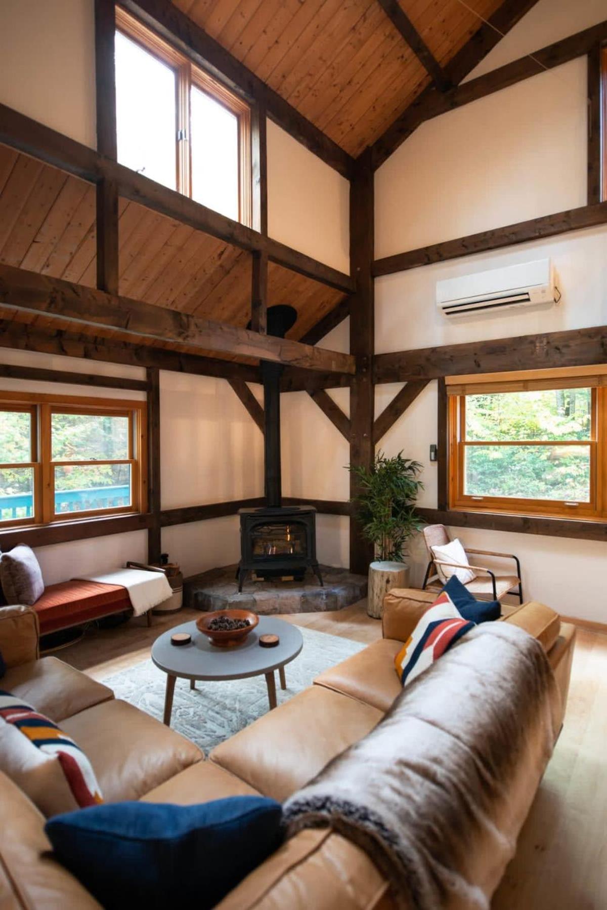 Berkshire Vacation Rentals: Stonebridge Cabin: Modern Amenities Enjoy Nature view 5