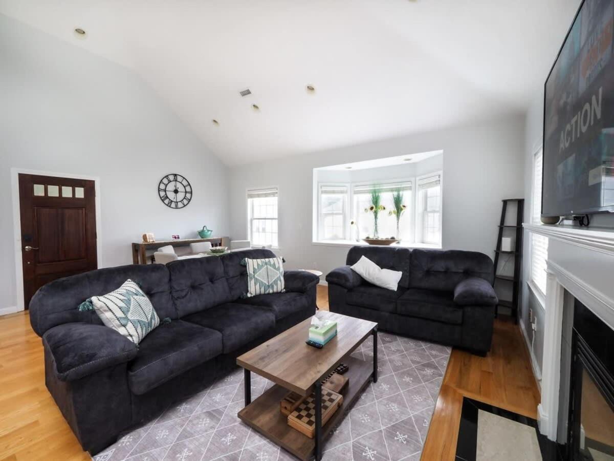 Swampscott Retreat Four Bedrooms Come Unwind view 3