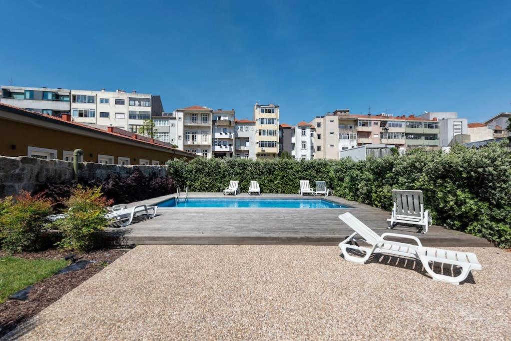 Chic Porto Hideaway: Pool & Garden view 3