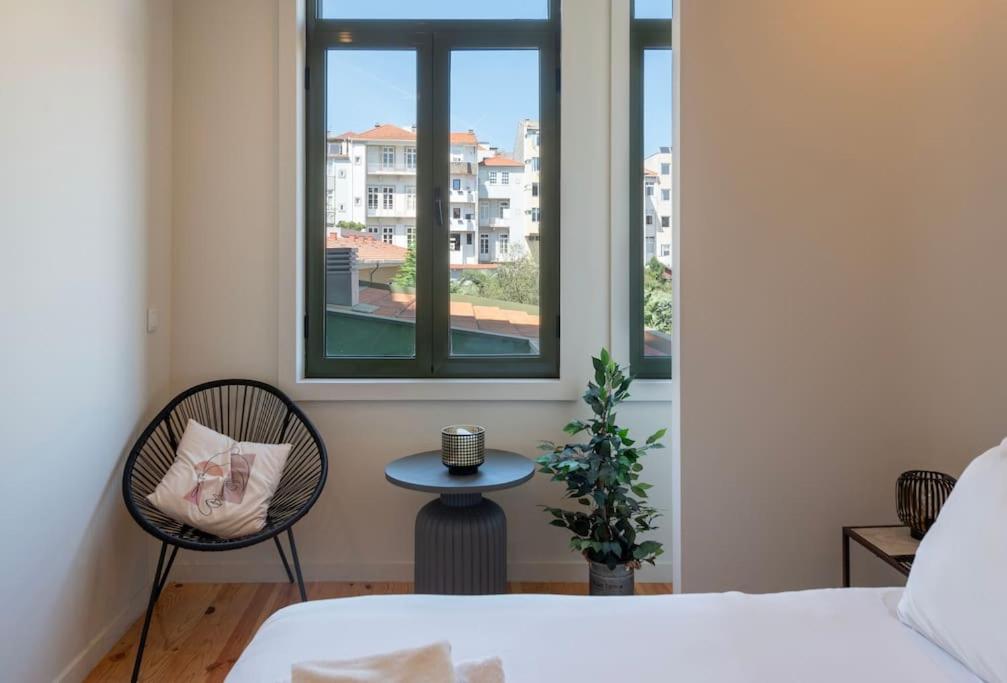 Chic Porto Hideaway: Pool & Garden view 5